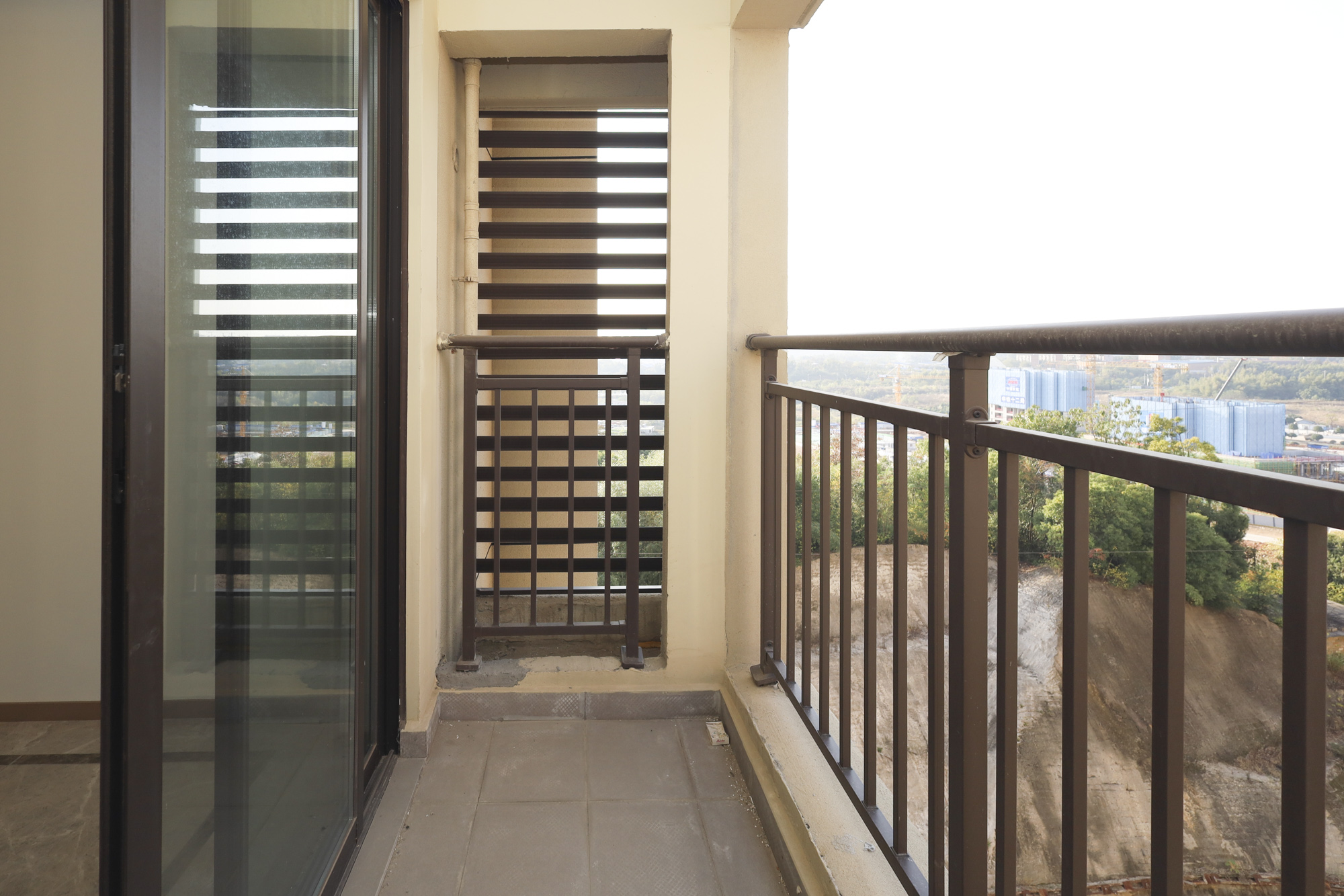 恒基旭辉湖山赋 3室2厅2卫 82.5万 恒基旭辉湖山赋 3室2厅2卫 82.5万阳台