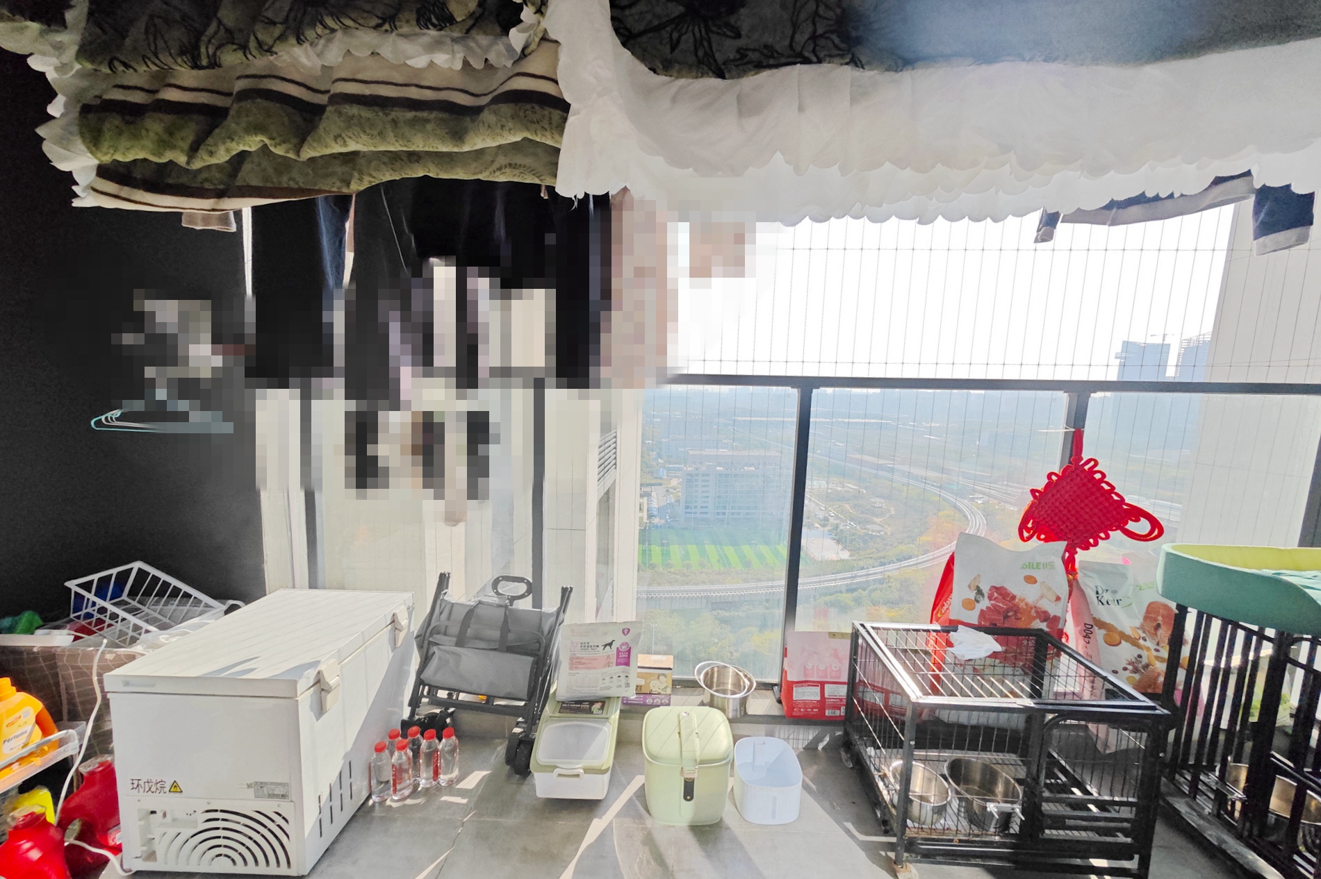 万科魅力之城  4室2厅2卫   179.00万阳台