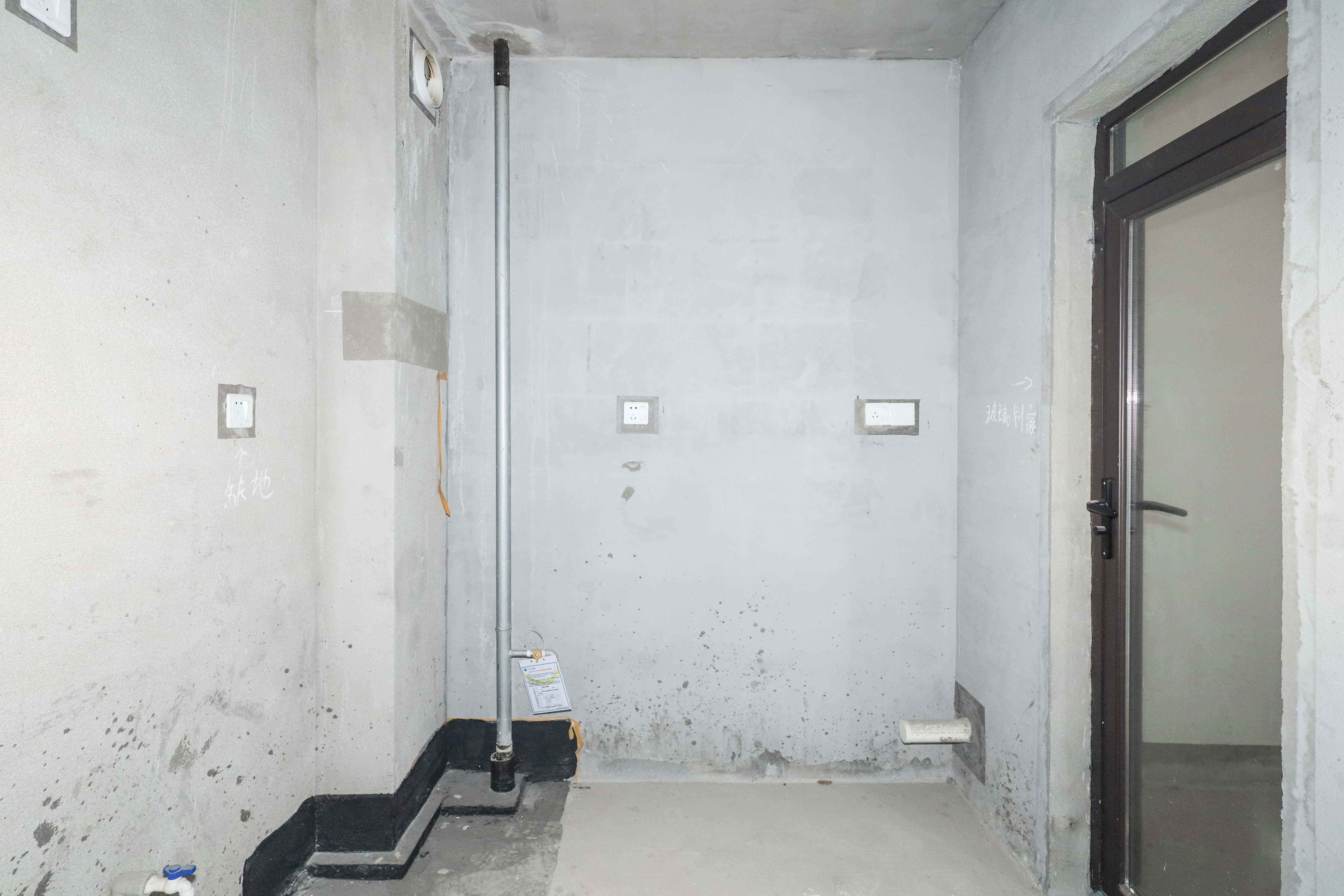 中国铁建梅溪青秀三期  3室2厅2卫   142.00万厨房
