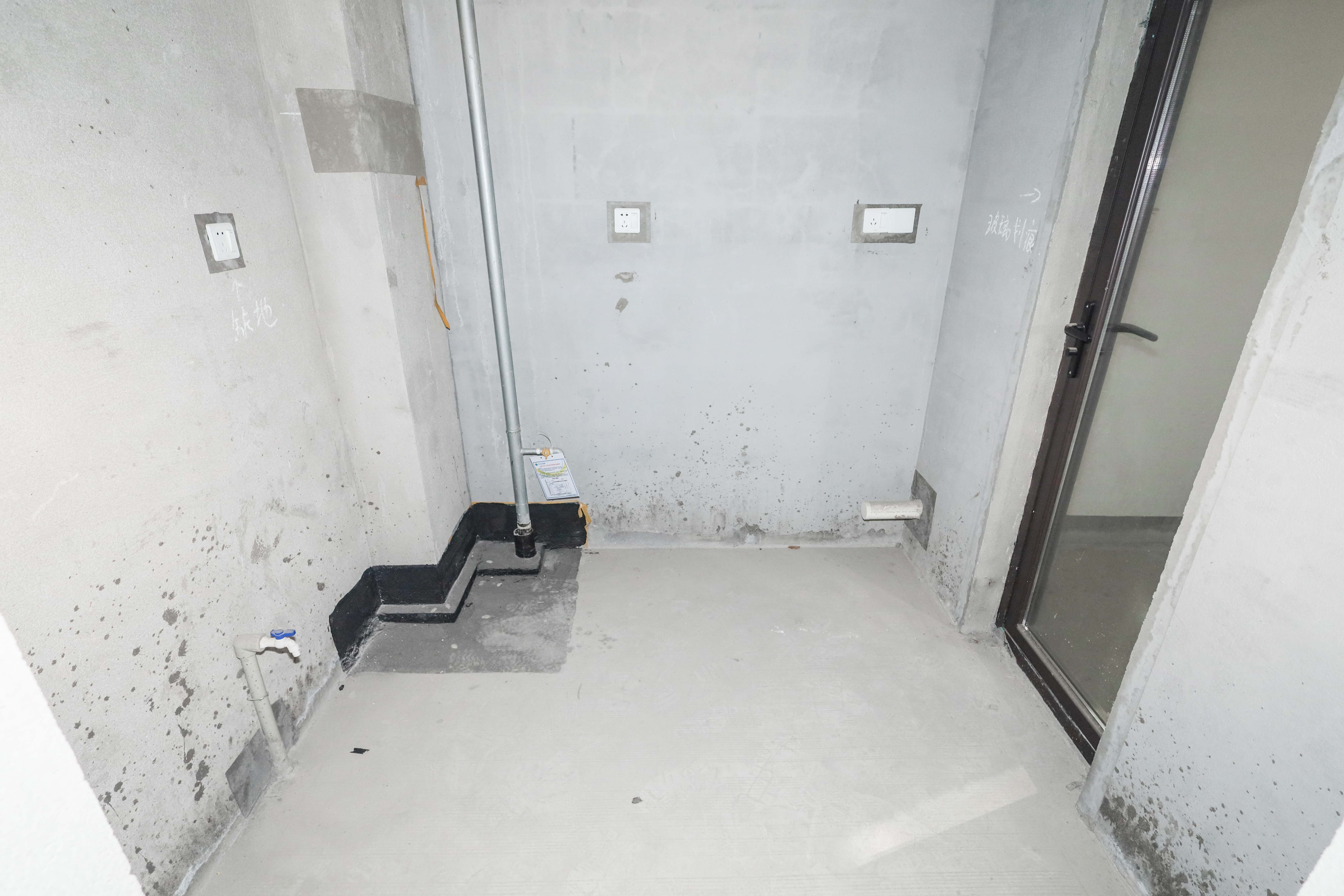 中国铁建梅溪青秀三期  3室2厅2卫   142.00万厨房