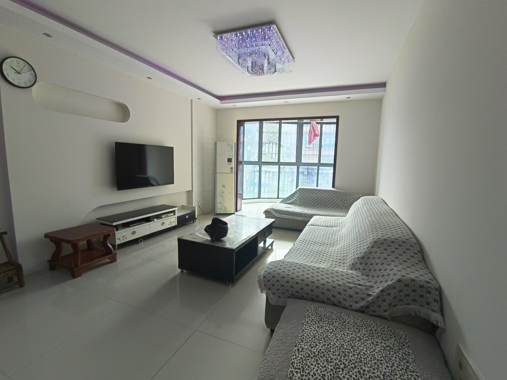 圣华名城建设北路110号  3室2厅2卫    1300.0元/月 圣华名城建设北路110号  3室2厅2卫    1300.0元/月