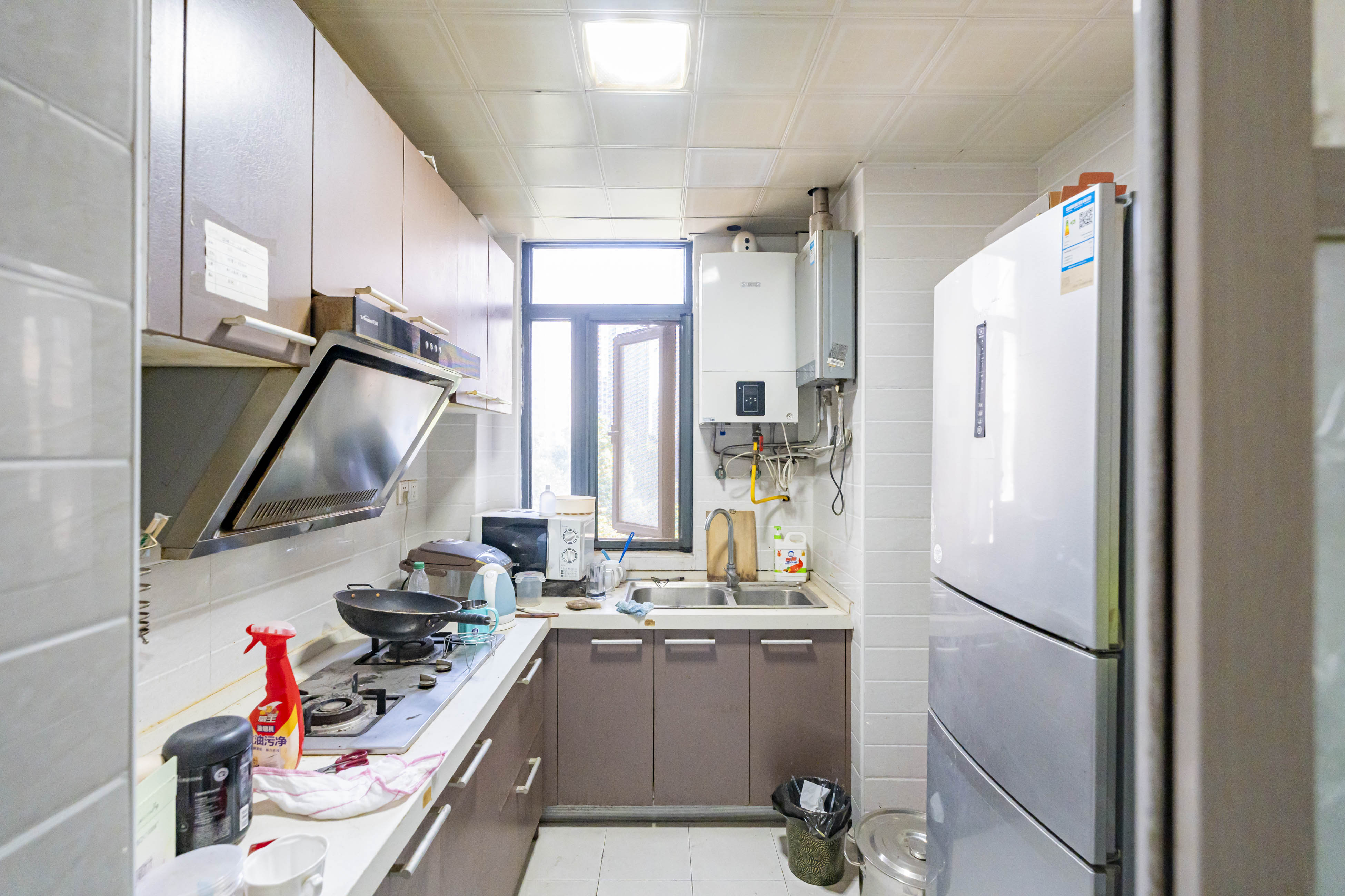 藏珑湖上国际花园 3室2厅2卫 106.8万 藏珑湖上国际花园 3室2厅2卫 106.8万厨房