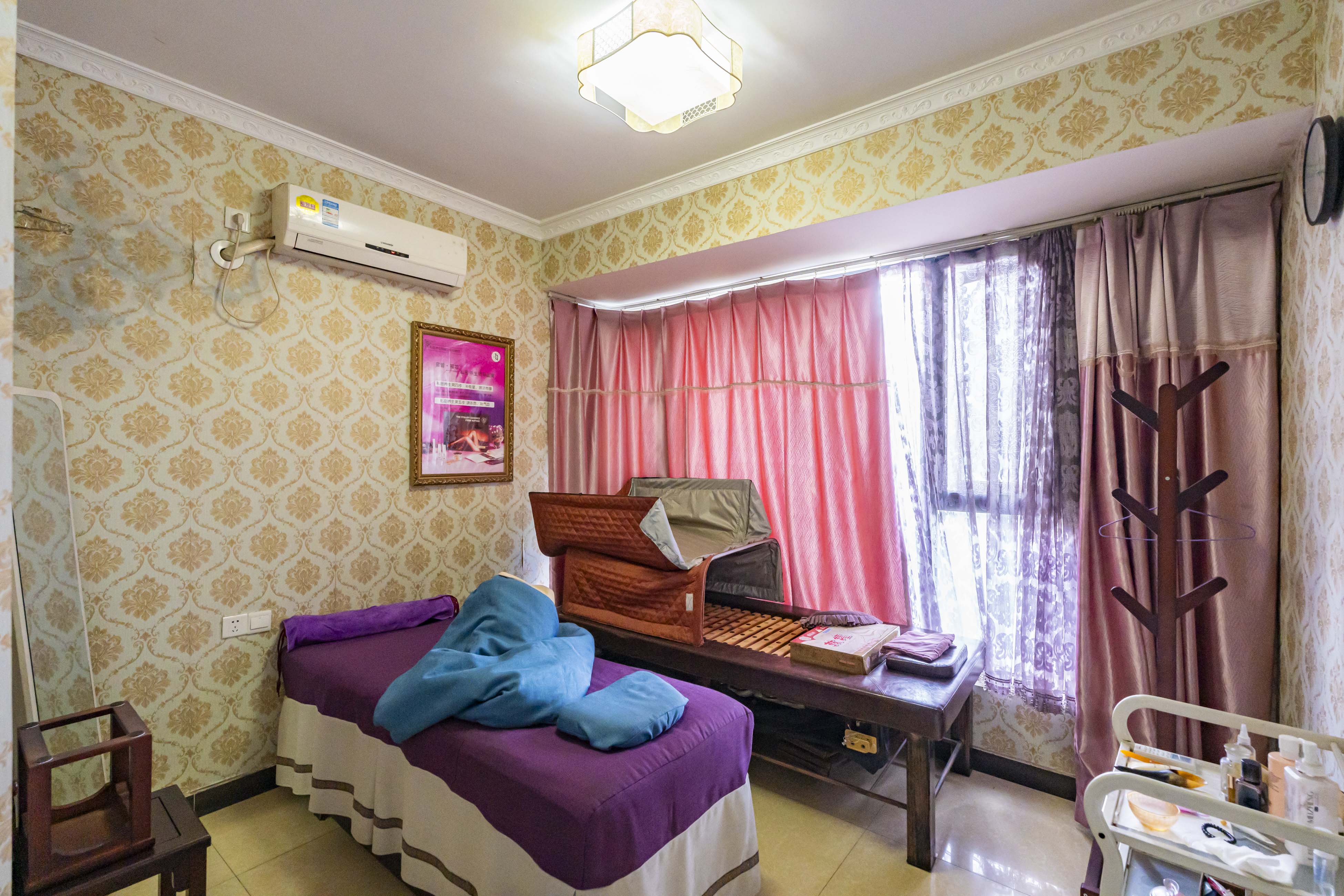 藏珑湖上国际花园 3室2厅2卫 106.8万 藏珑湖上国际花园 3室2厅2卫 106.8万卧室