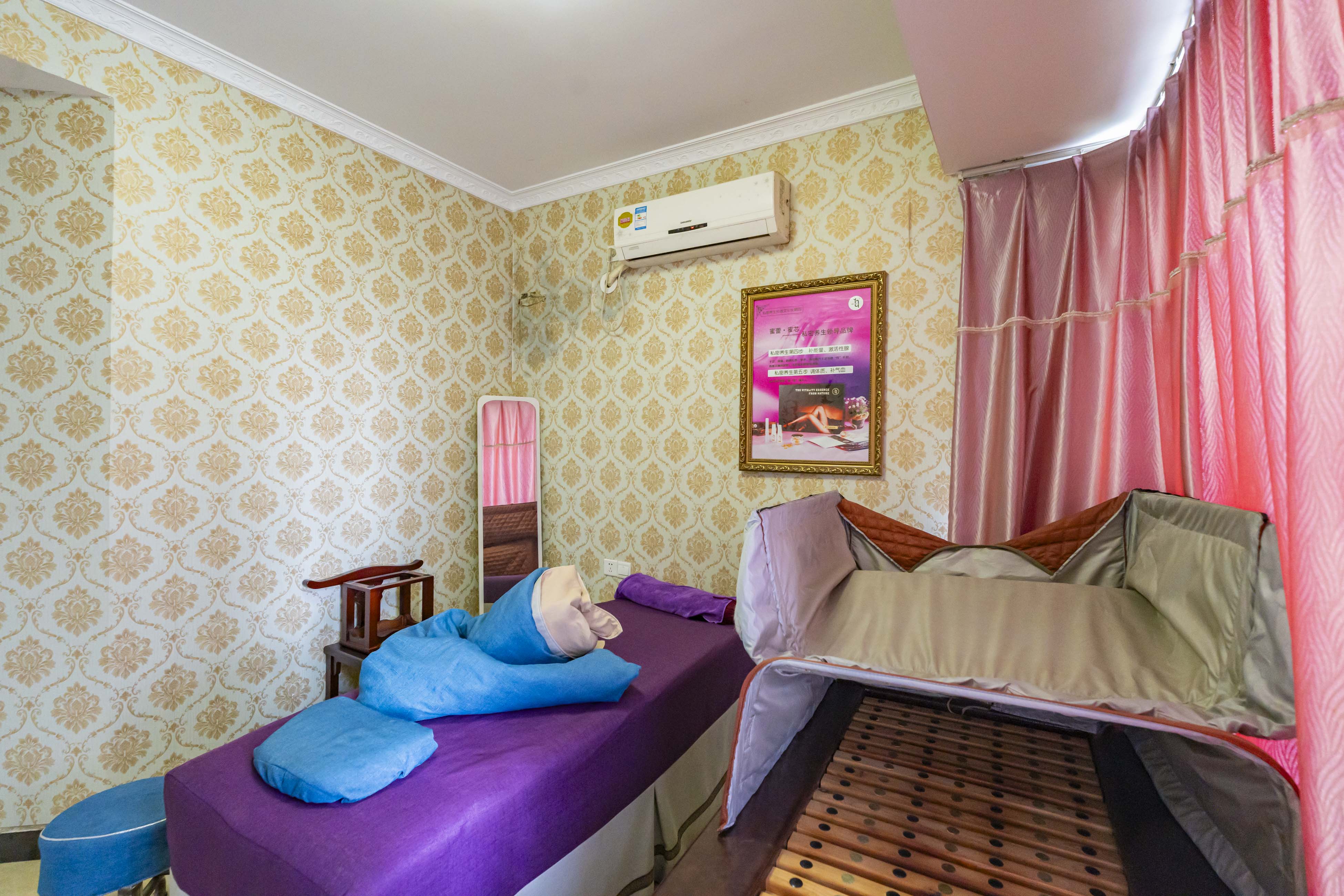 藏珑湖上国际花园 3室2厅2卫 106.8万 藏珑湖上国际花园 3室2厅2卫 106.8万卧室