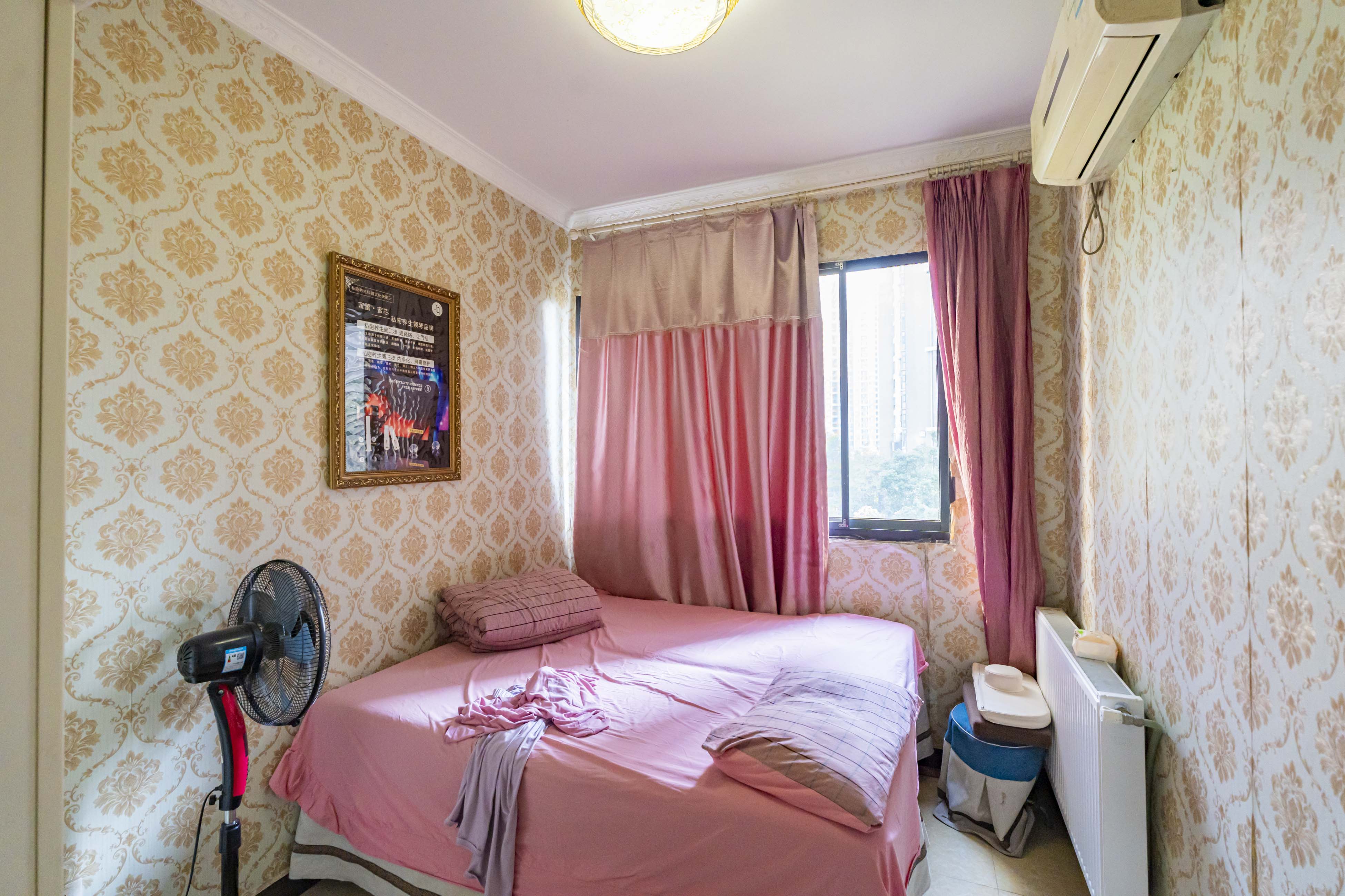 藏珑湖上国际花园 3室2厅2卫 106.8万 藏珑湖上国际花园 3室2厅2卫 106.8万卧室