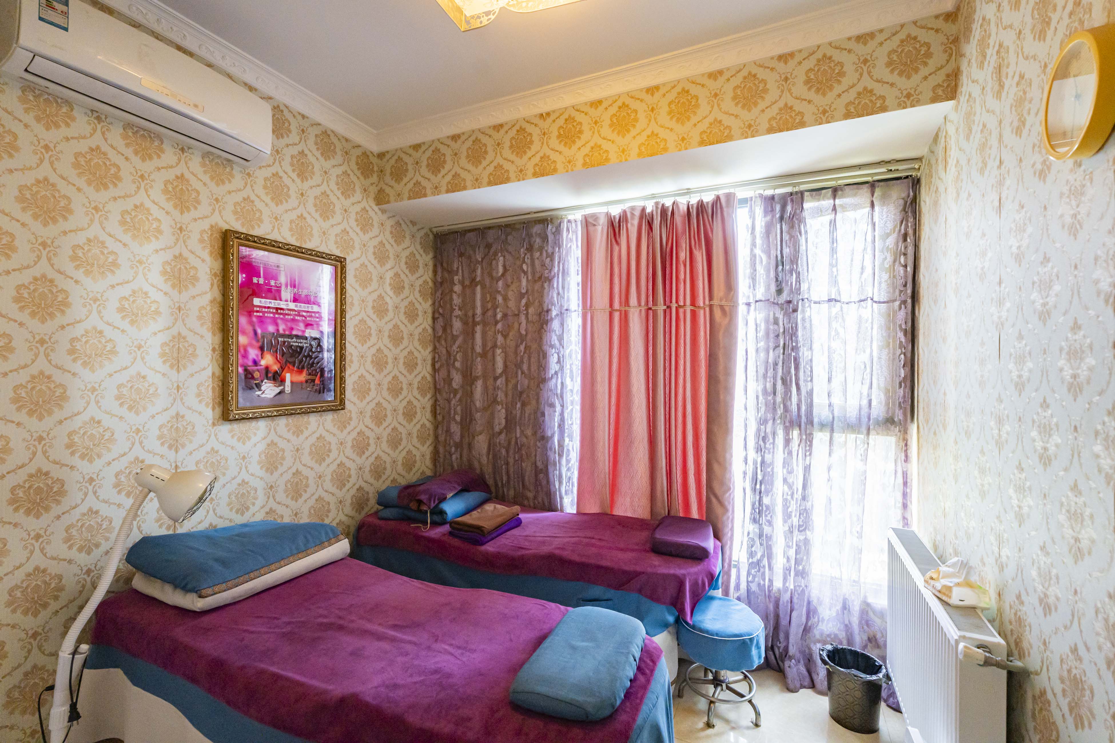 藏珑湖上国际花园 3室2厅2卫 106.8万 藏珑湖上国际花园 3室2厅2卫 106.8万卧室