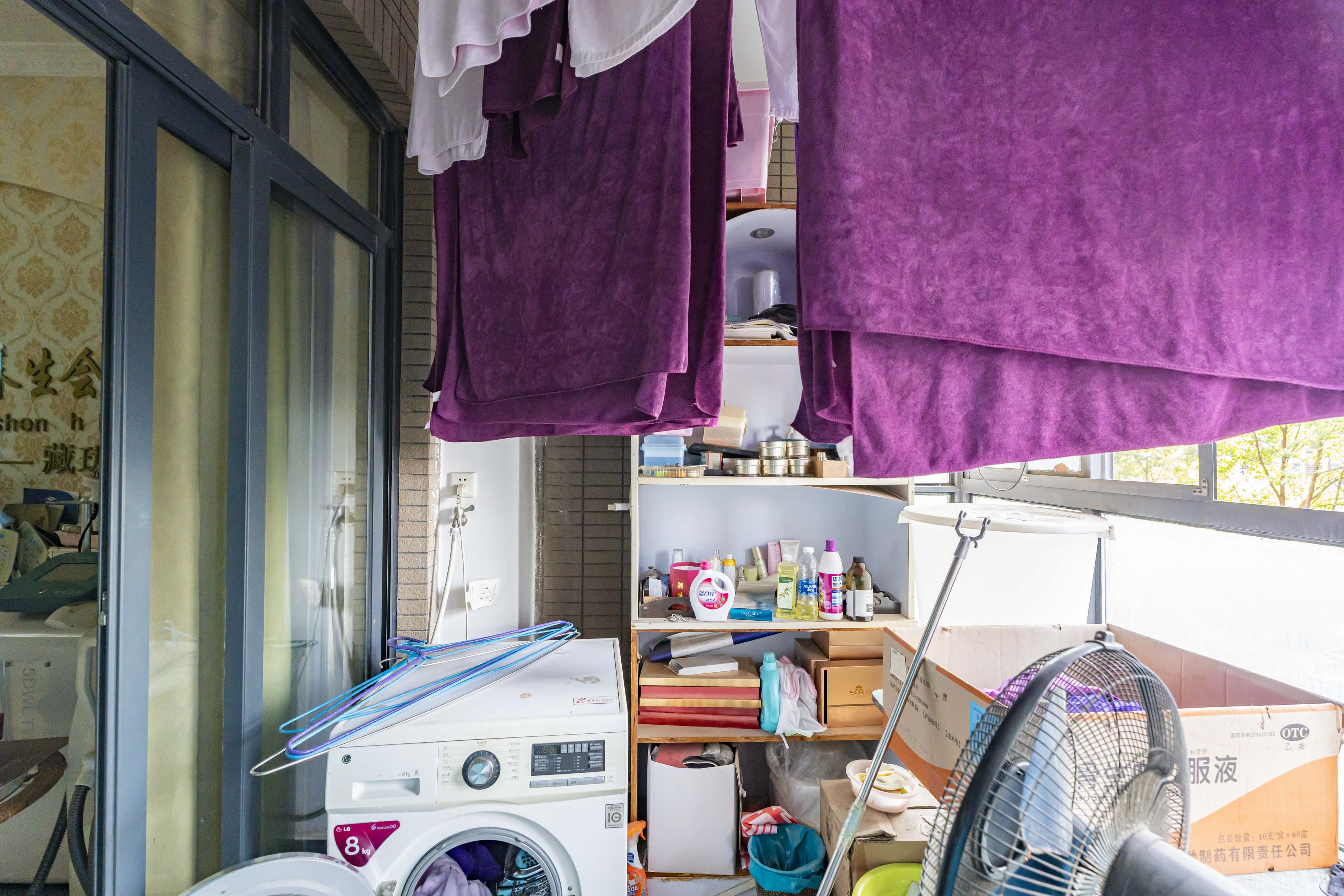 藏珑湖上国际花园 3室2厅2卫 106.8万 藏珑湖上国际花园 3室2厅2卫 106.8万阳台