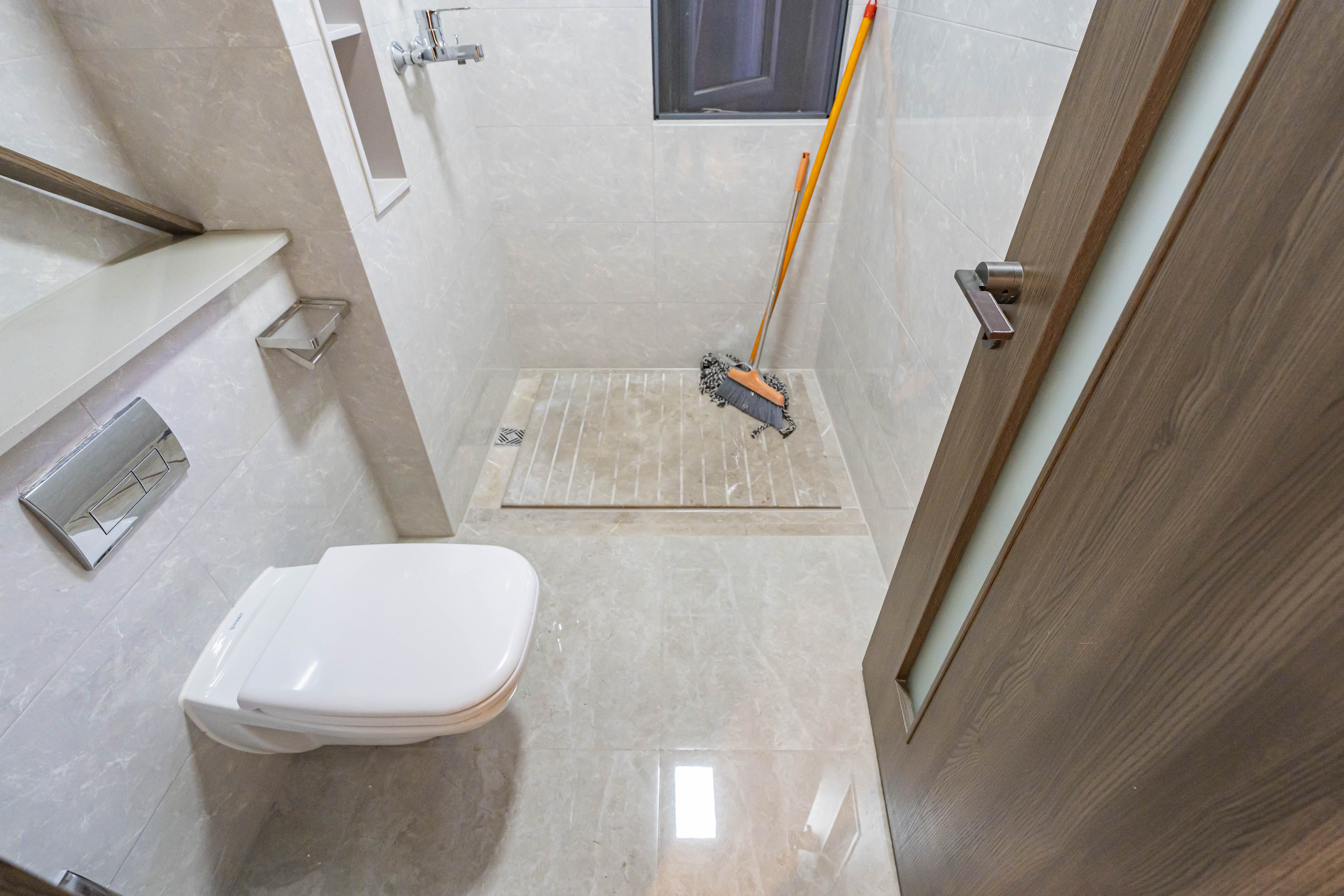 金源府  3室2厅2卫    145.0万 金源府  3室2厅2卫    145.0万卫生间