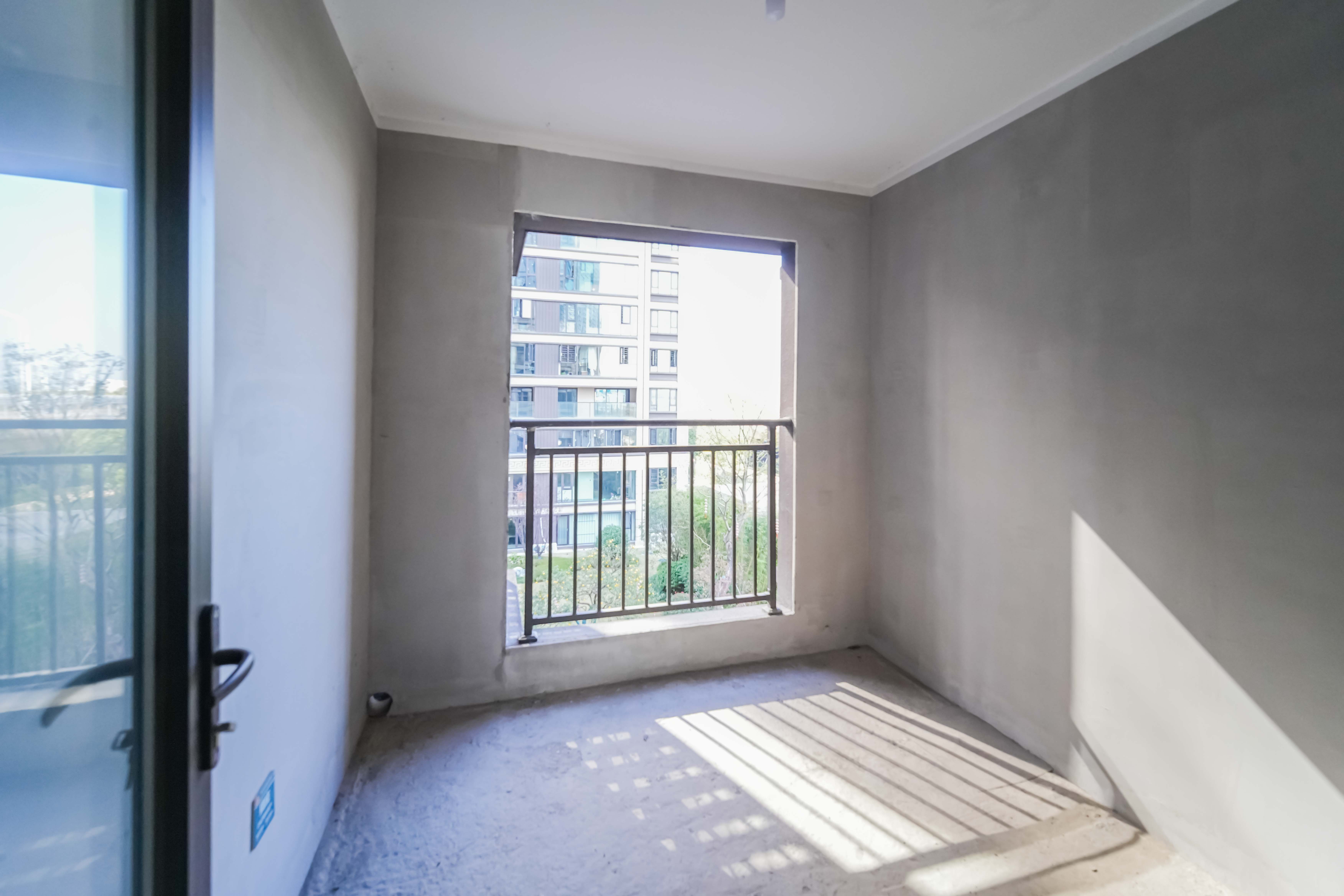 建发玖洲和玺  4室2厅2卫   145.00万其他