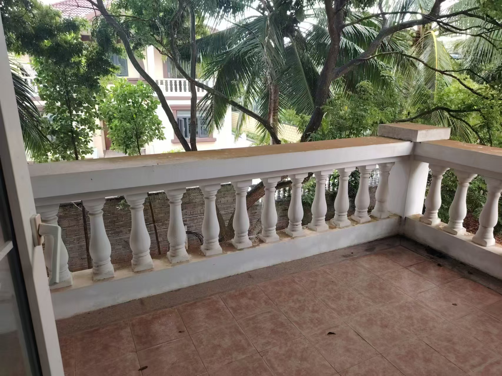 黄金海岸花园  5室2厅5卫    1500.0万 黄金海岸花园  5室2厅5卫    1500.0万室内图