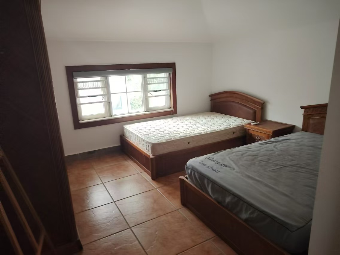 黄金海岸花园  5室2厅5卫    1500.0万 黄金海岸花园  5室2厅5卫    1500.0万室内图