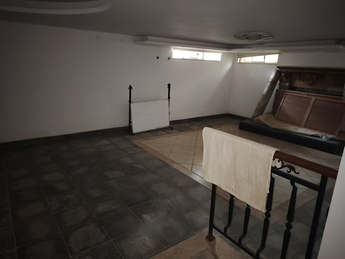 黄金海岸花园  5室2厅5卫    1500.0万 黄金海岸花园  5室2厅5卫    1500.0万室内图