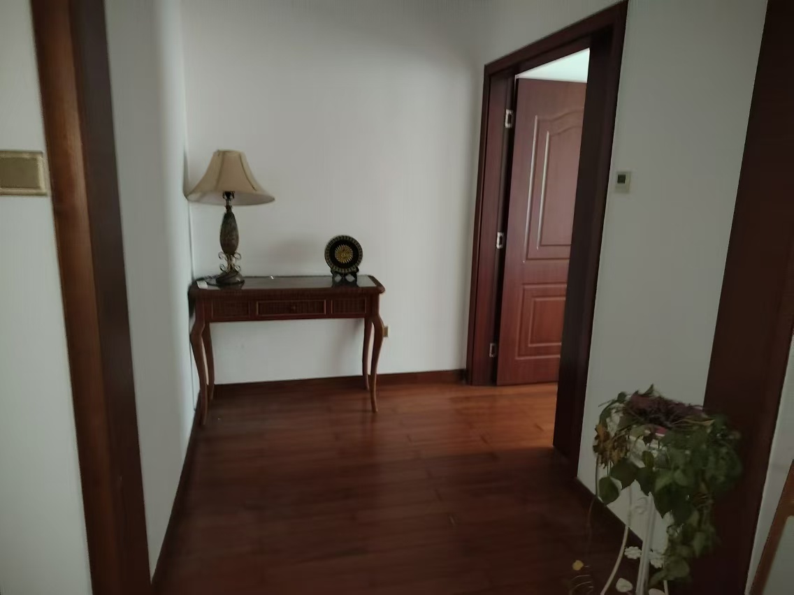 黄金海岸花园  5室2厅5卫    1500.0万 黄金海岸花园  5室2厅5卫    1500.0万室内图