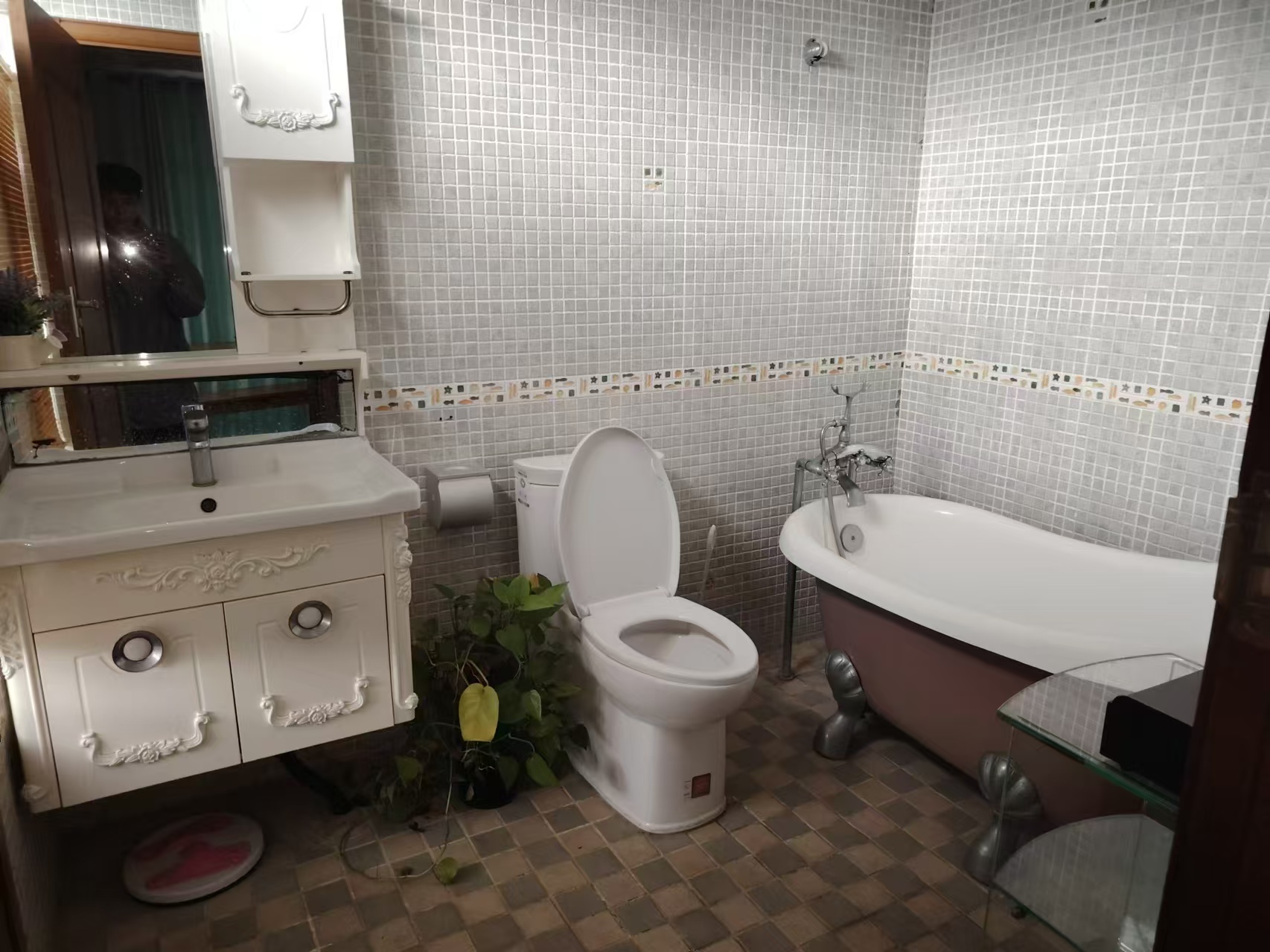 黄金海岸花园  5室2厅5卫    1500.0万 黄金海岸花园  5室2厅5卫    1500.0万室内图