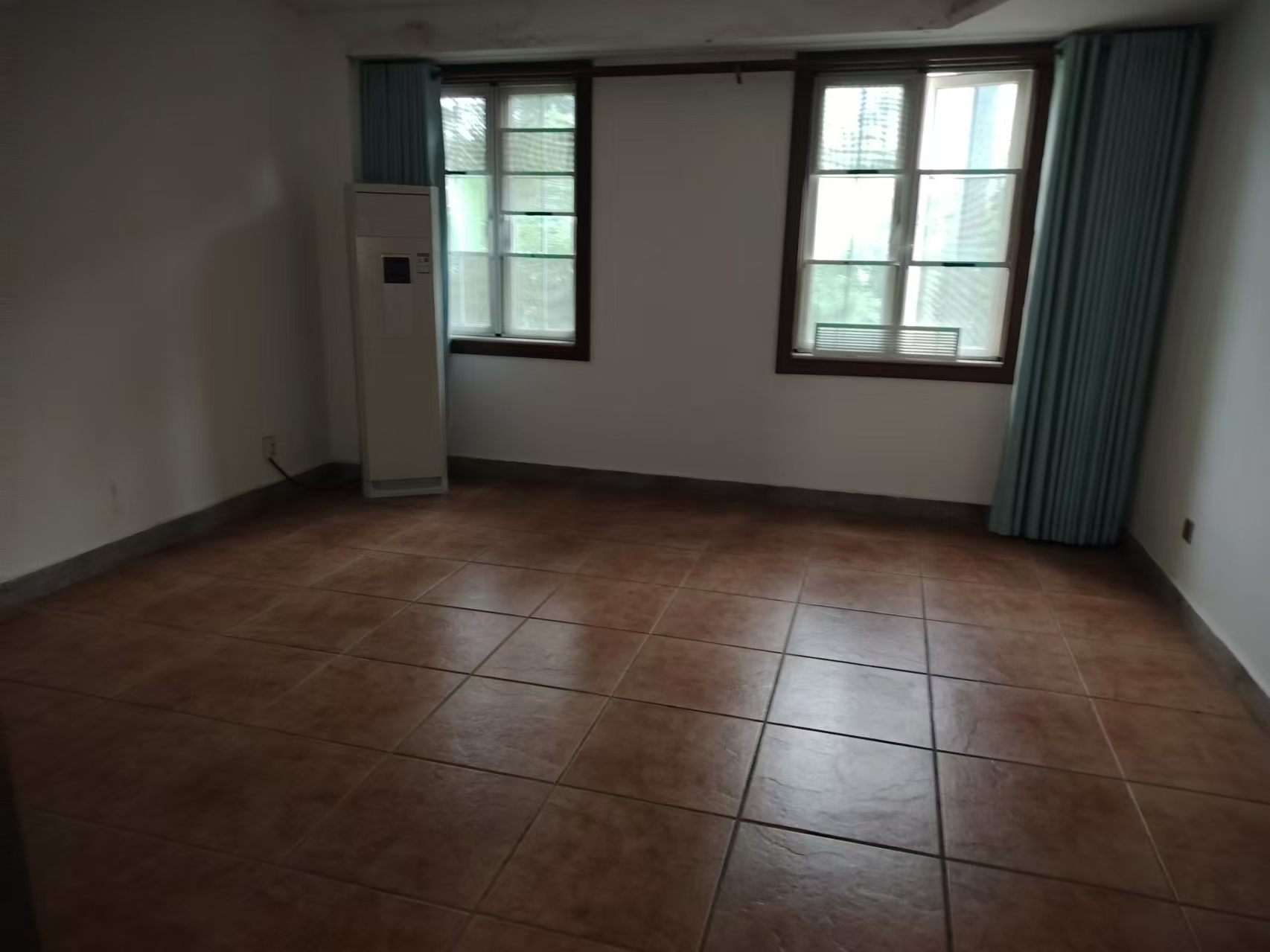 黄金海岸花园  5室2厅5卫    1500.0万 黄金海岸花园  5室2厅5卫    1500.0万室内图