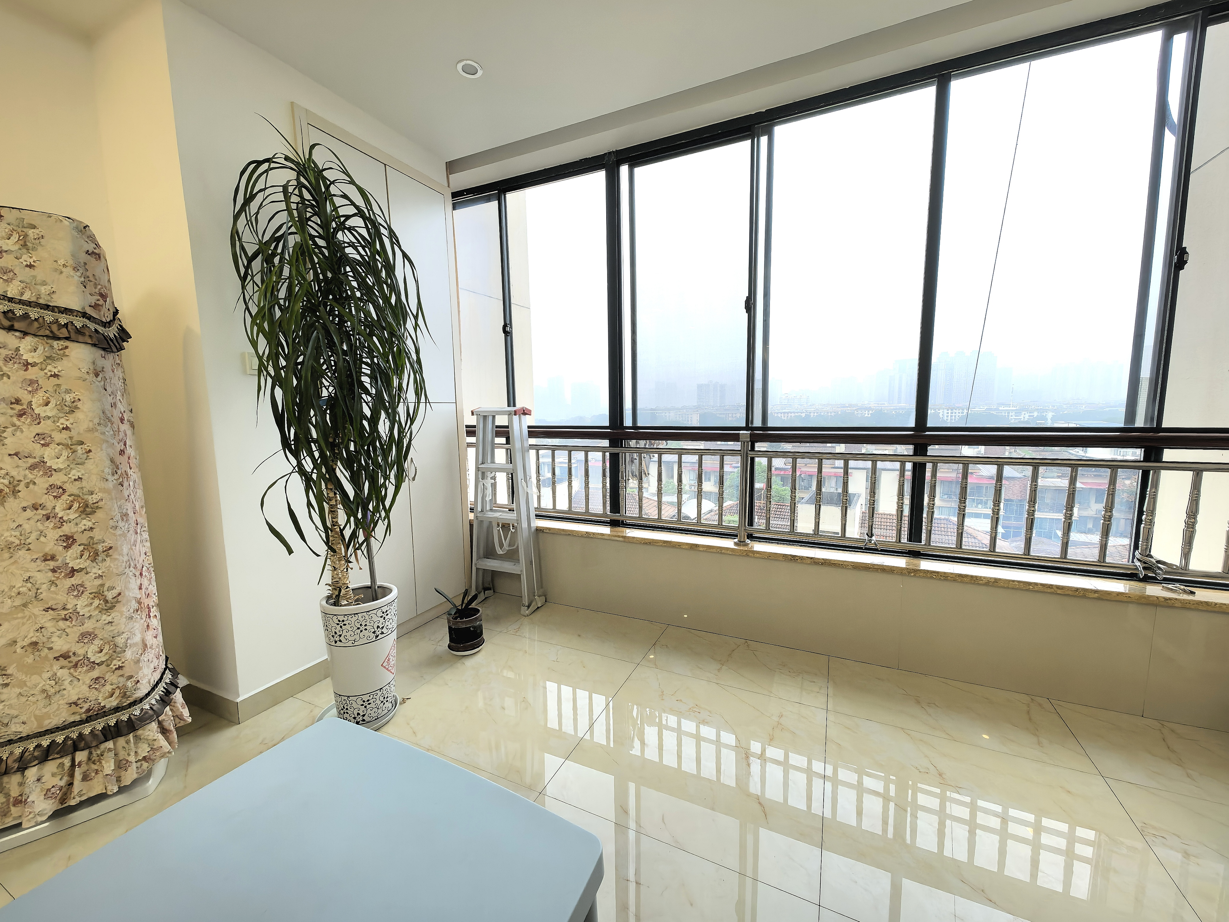 金色晓岛 3室2厅2卫 2200.0元/月 金色晓岛 3室2厅2卫 2200.0元/月室内图