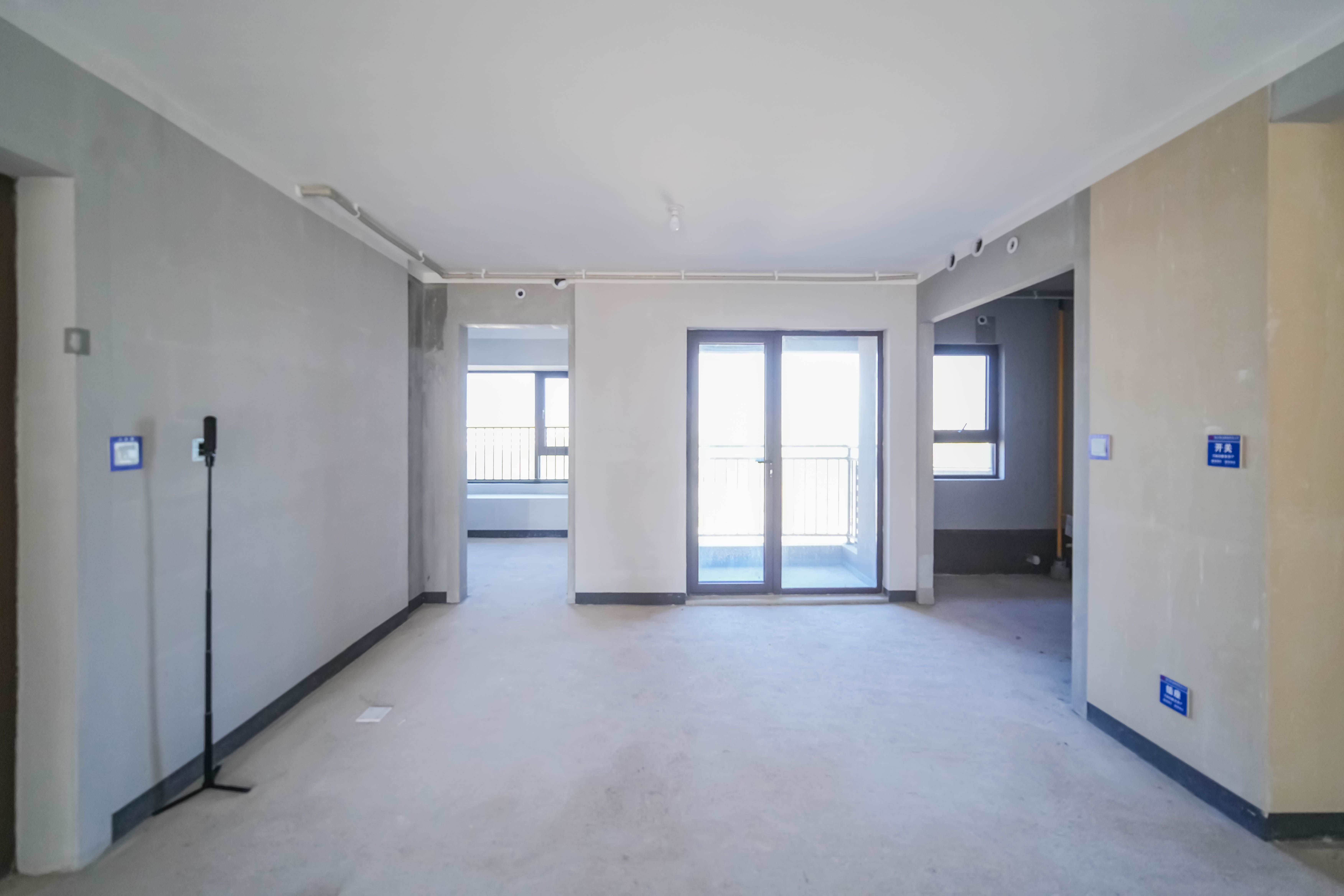 建发玖洲和玺  4室2厅2卫   180.00万