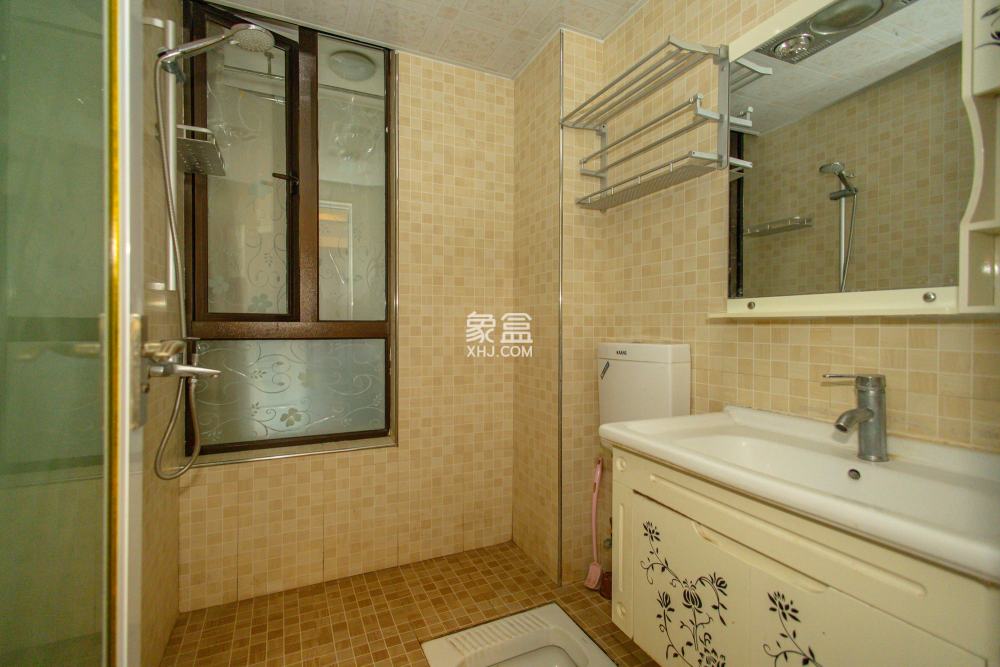 华润凤凰城三期  3室2厅1卫    2100.0元/月 华润凤凰城三期  3室2厅1卫    2100.0元/月