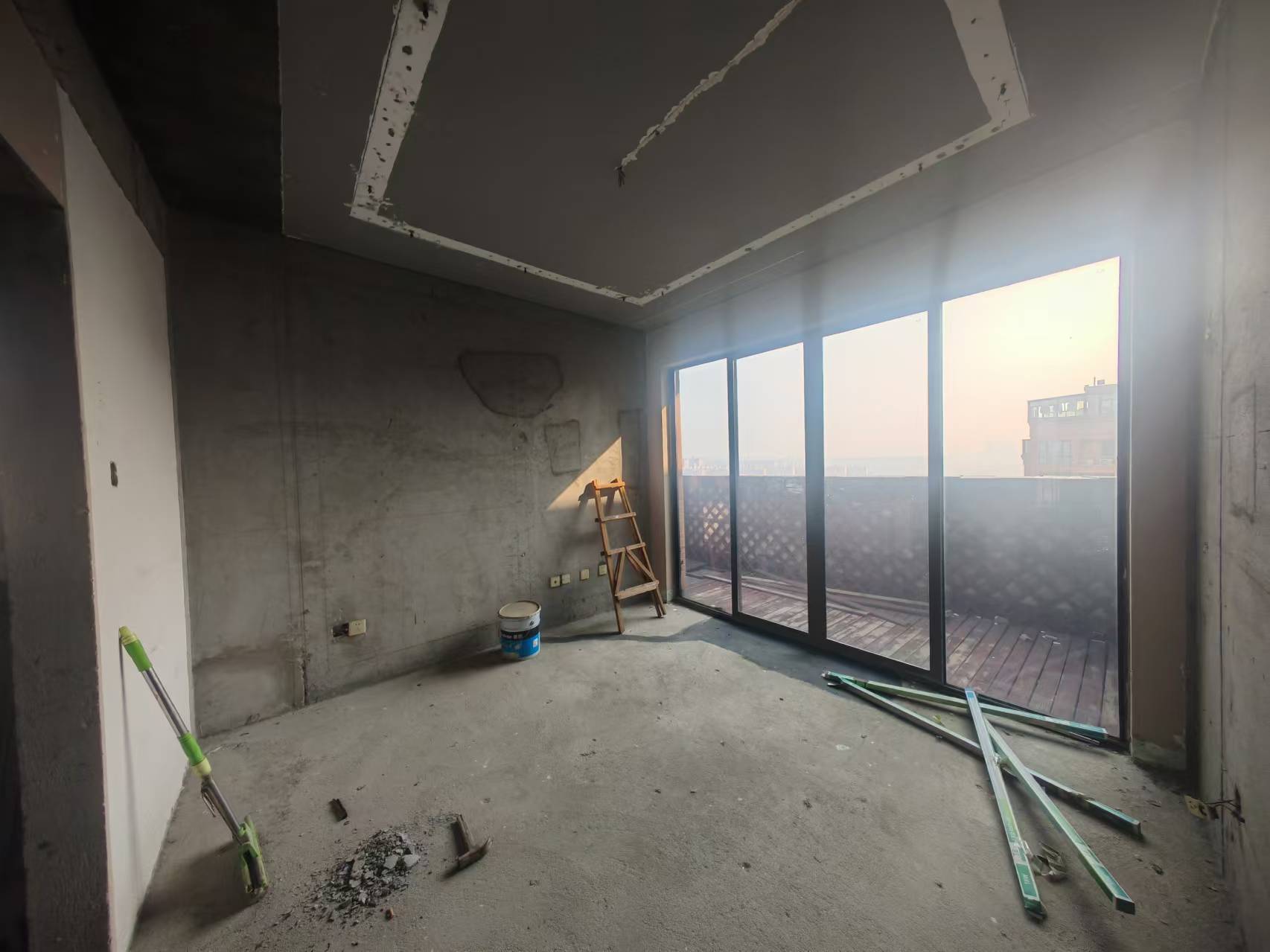 鑫远和城(一、二期) 5室3厅3卫 2000.0元/月 鑫远和城(一、二期) 5室3厅3卫 2000.0元/月室内图