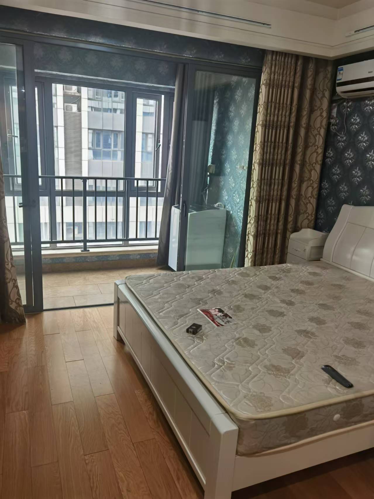 大汉希尔顿 1室1厅1卫 1300.0元/月 大汉希尔顿 1室1厅1卫 1300.0元/月室内图