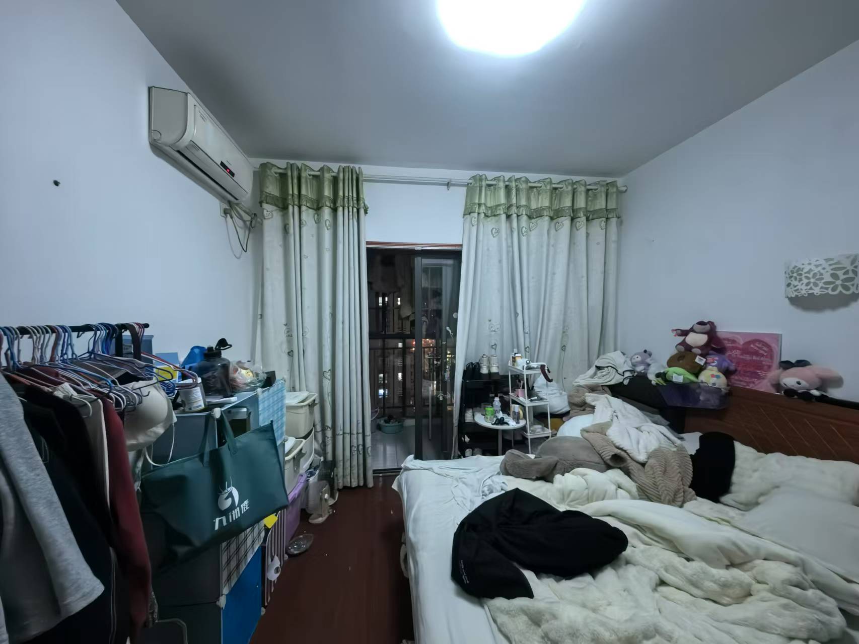 童话里 3室2厅1卫 2200.0元/月 童话里 3室2厅1卫 2200.0元/月室内图