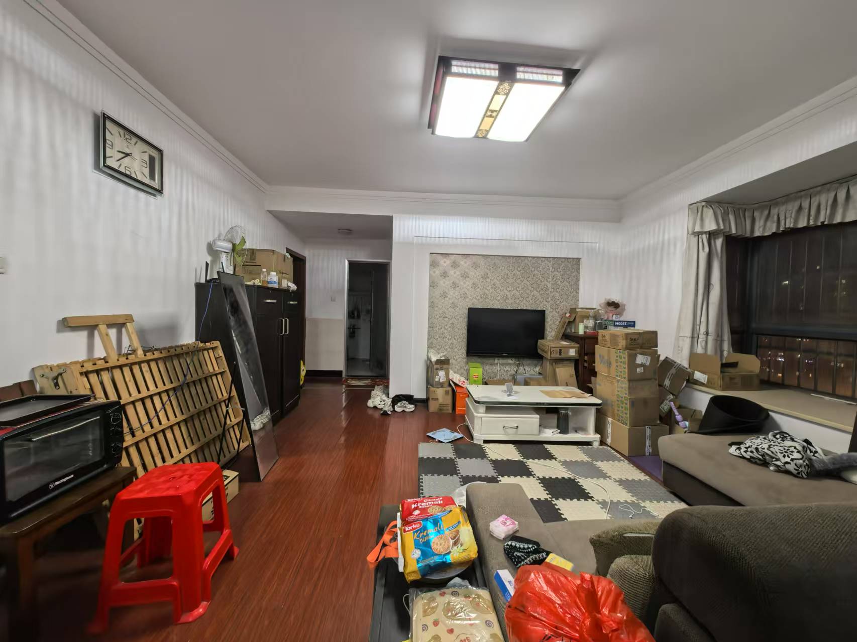 童话里 3室2厅1卫 2200.0元/月 童话里 3室2厅1卫 2200.0元/月室内图