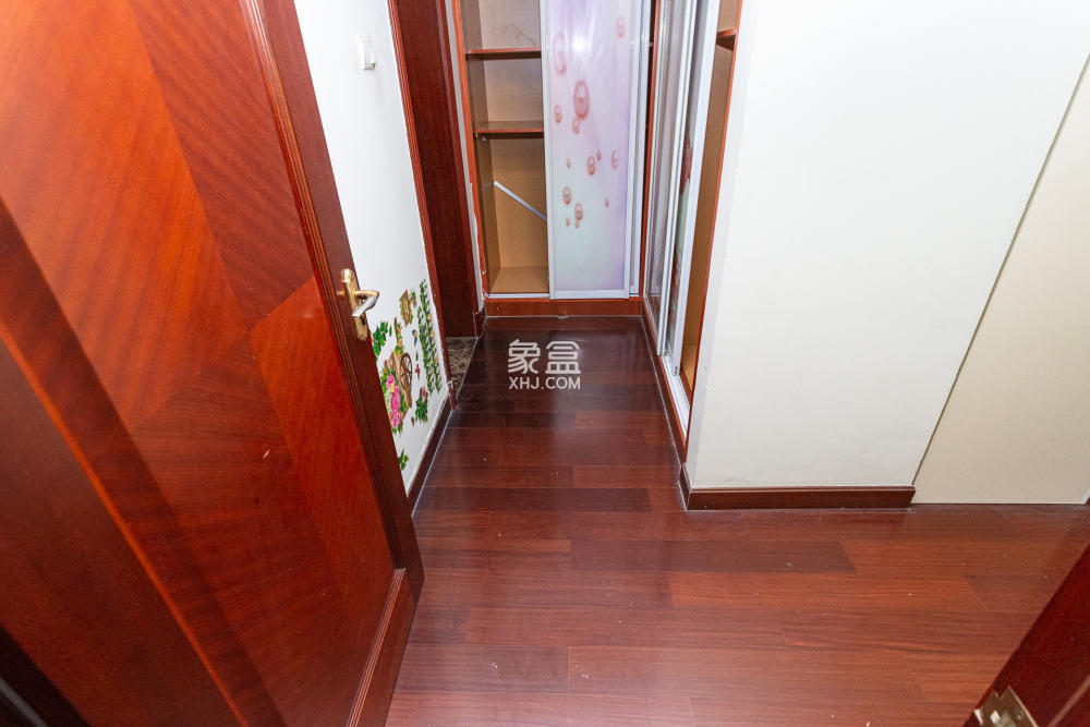 恒大名都  4室2厅2卫   1600.00元/月室内图