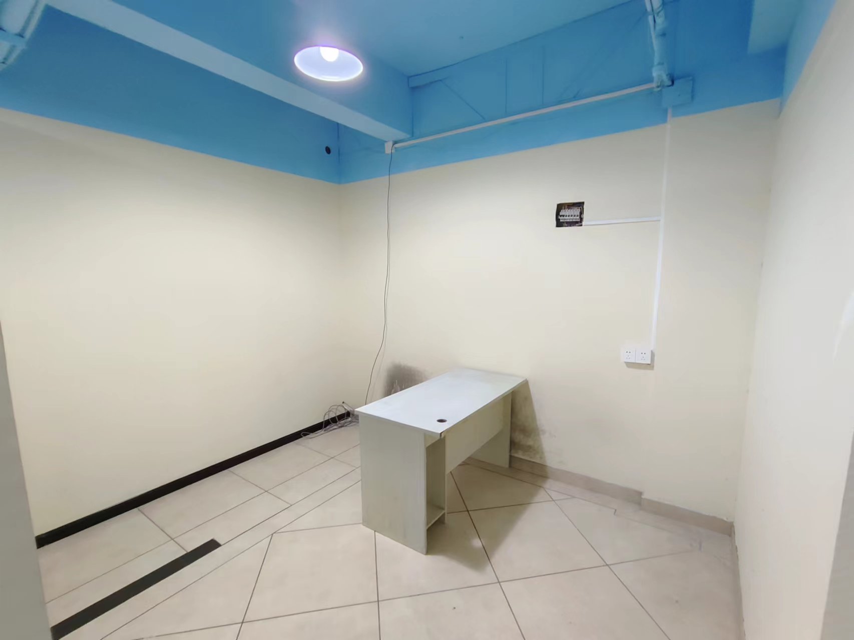 蔚蓝天空 1室1厅1卫 2600.0元/月 蔚蓝天空 1室1厅1卫 2600.0元/月室内图