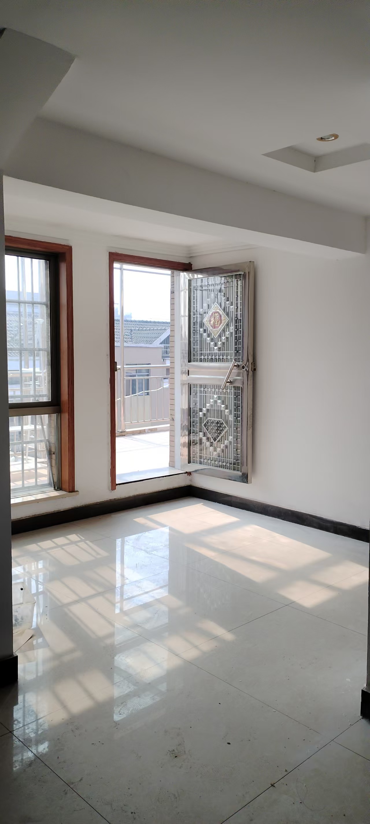 幸福里 2室2厅1卫 550.0元/月 幸福里 2室2厅1卫 550.0元/月室内图