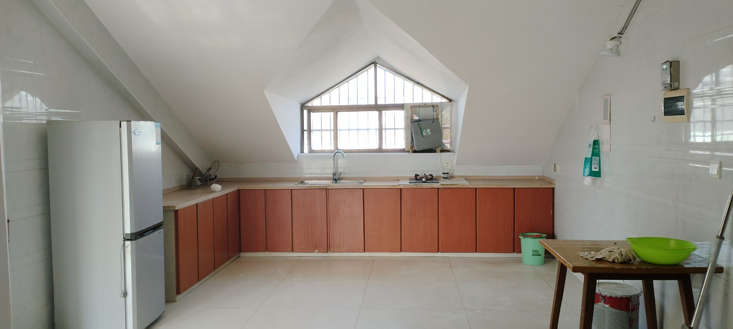 幸福里 2室2厅1卫 550.0元/月 幸福里 2室2厅1卫 550.0元/月室内图