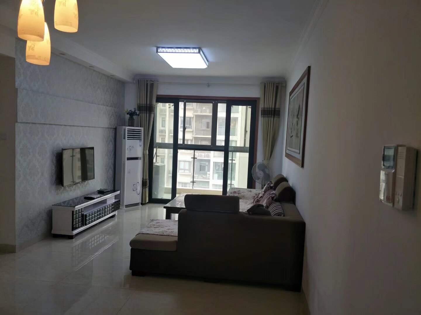 高鑫麓城  2室2厅1卫    2400.0元/月室内图