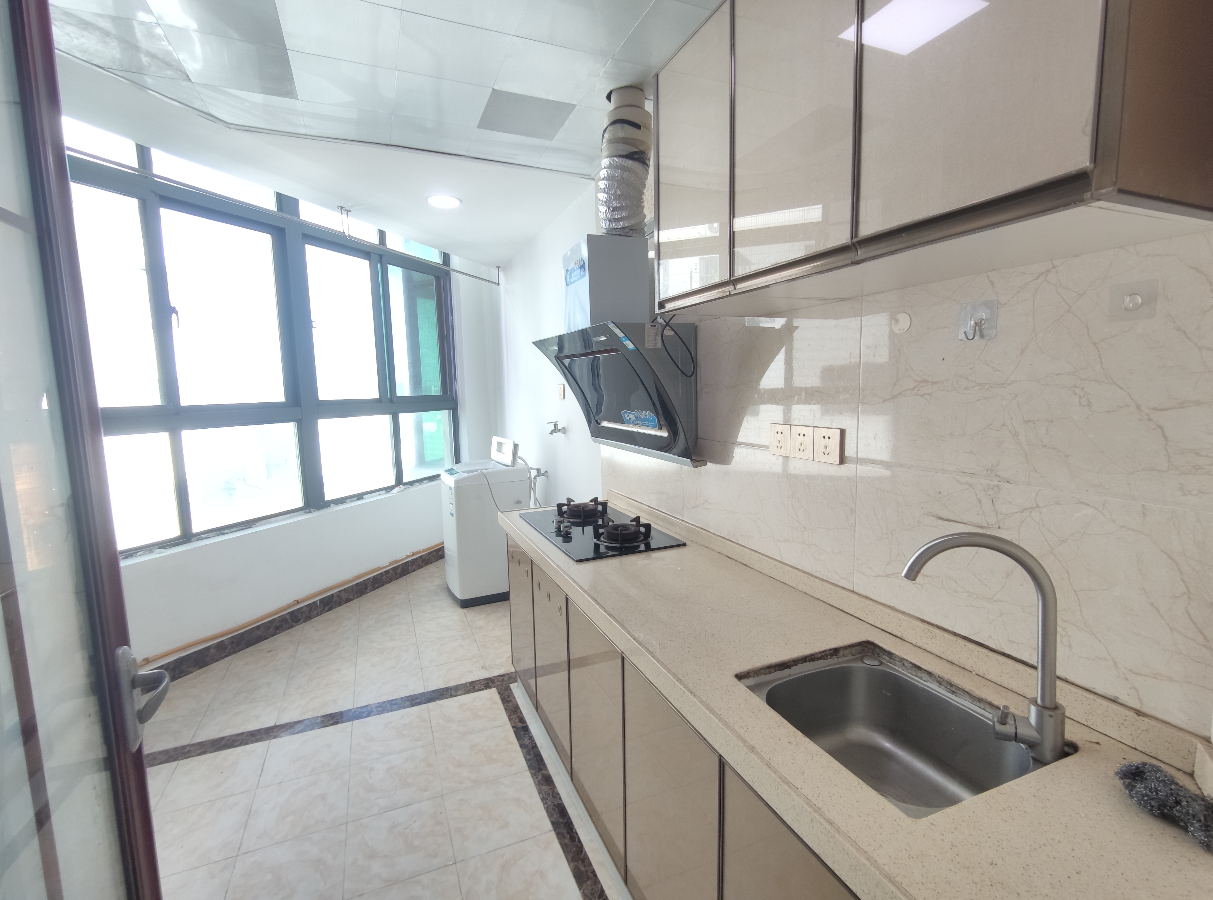 华山大厦(华山国际) 2室1厅1卫 85.0万 华山大厦(华山国际) 2室1厅1卫 85.0万室内图