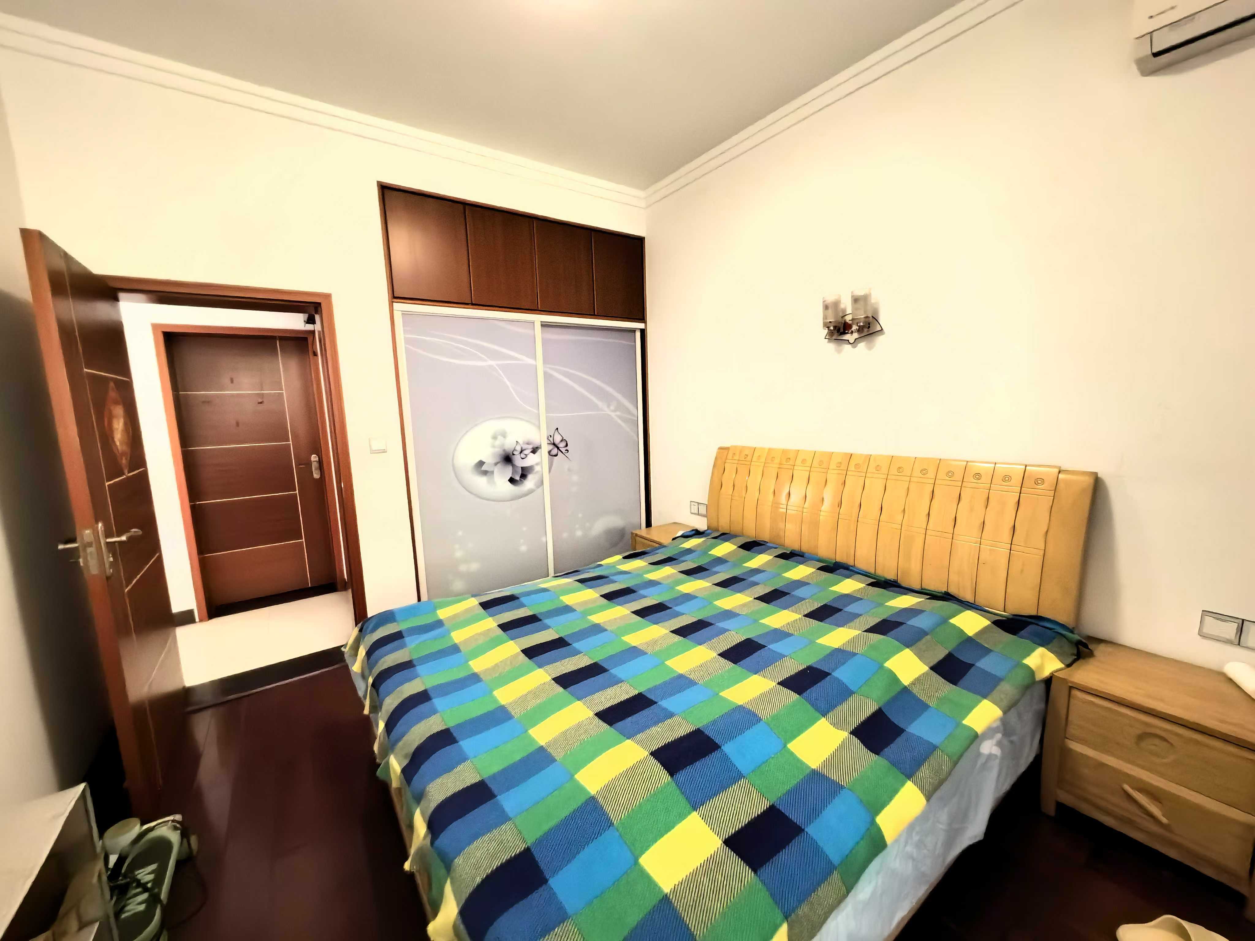 明月小区 3室2厅2卫 1400.0元/月 明月小区 3室2厅2卫 1400.0元/月室内图