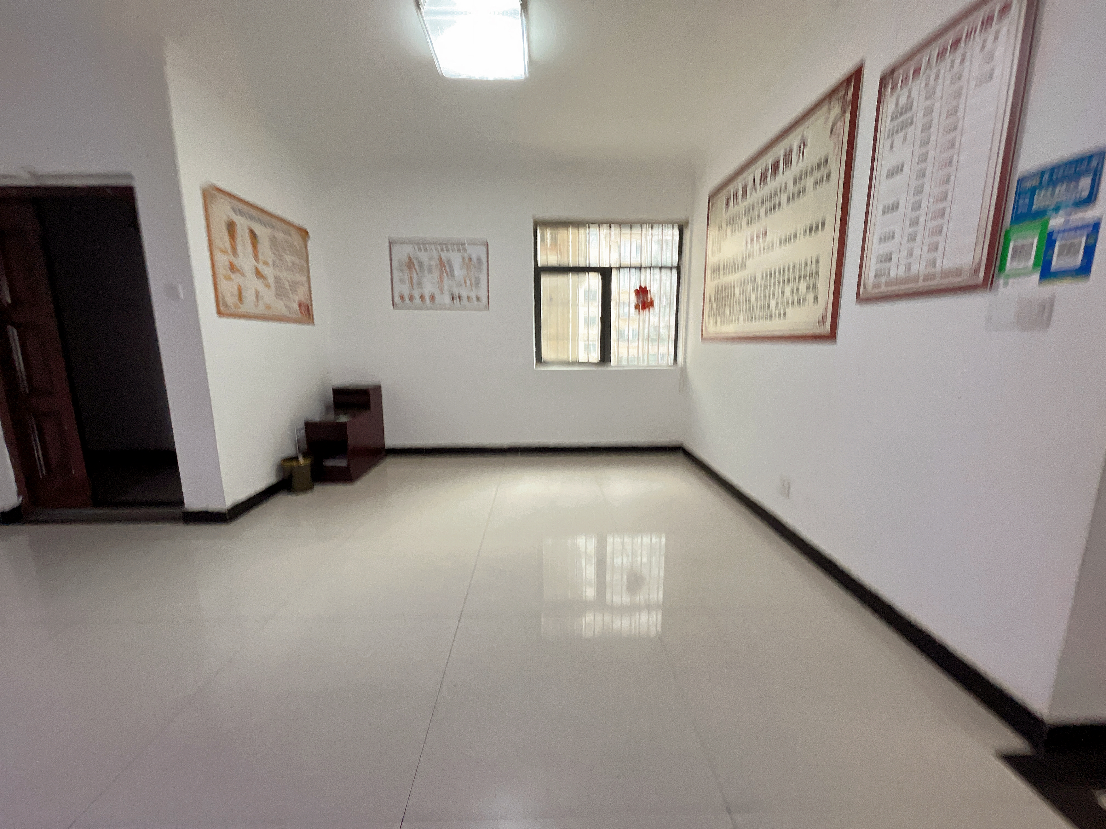 茶山馨苑  3室2厅2卫    3000.0元/月室内图