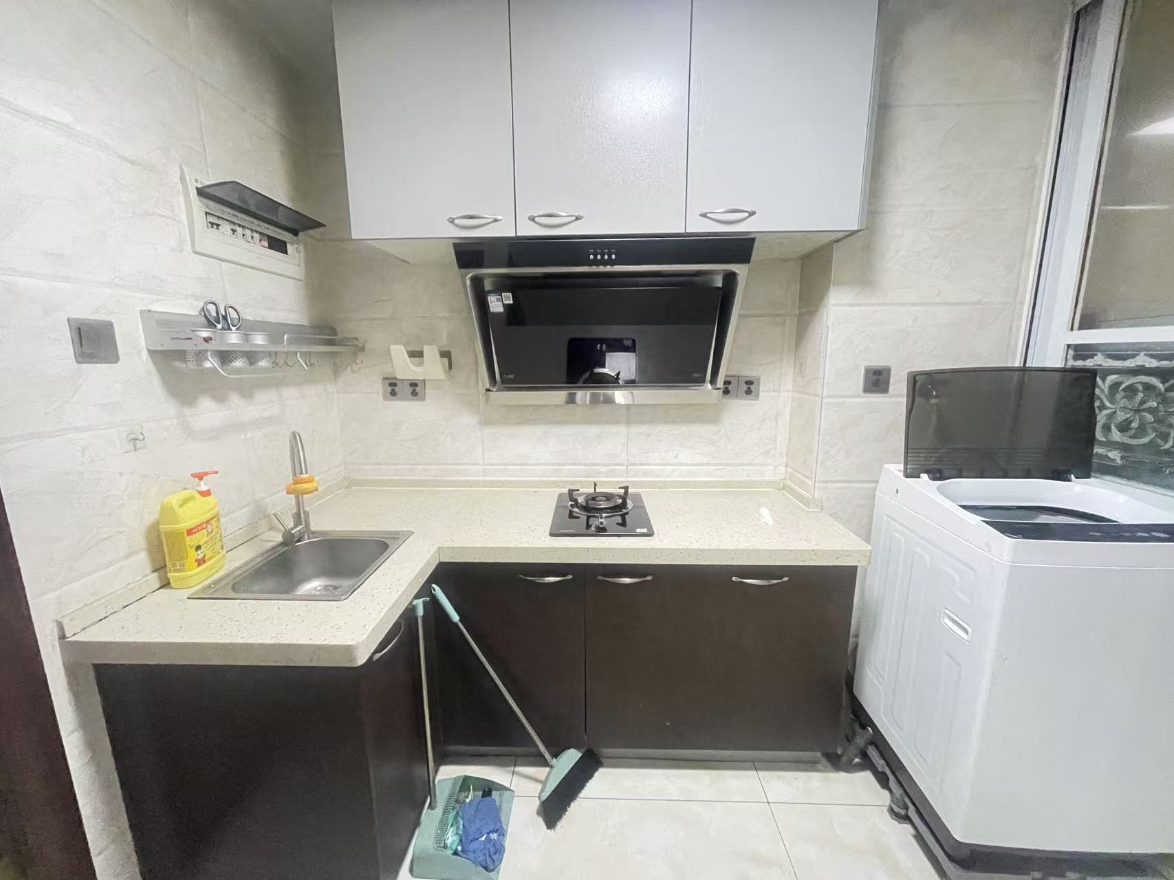 和厚园小区二期 2室2厅1卫 1300.0元/月 和厚园小区二期 2室2厅1卫 1300.0元/月室内图