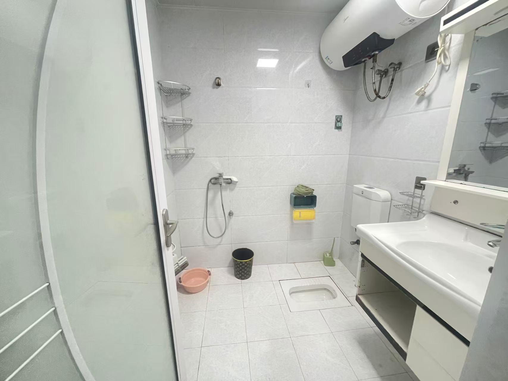 和厚园小区二期 2室2厅1卫 1300.0元/月 和厚园小区二期 2室2厅1卫 1300.0元/月室内图