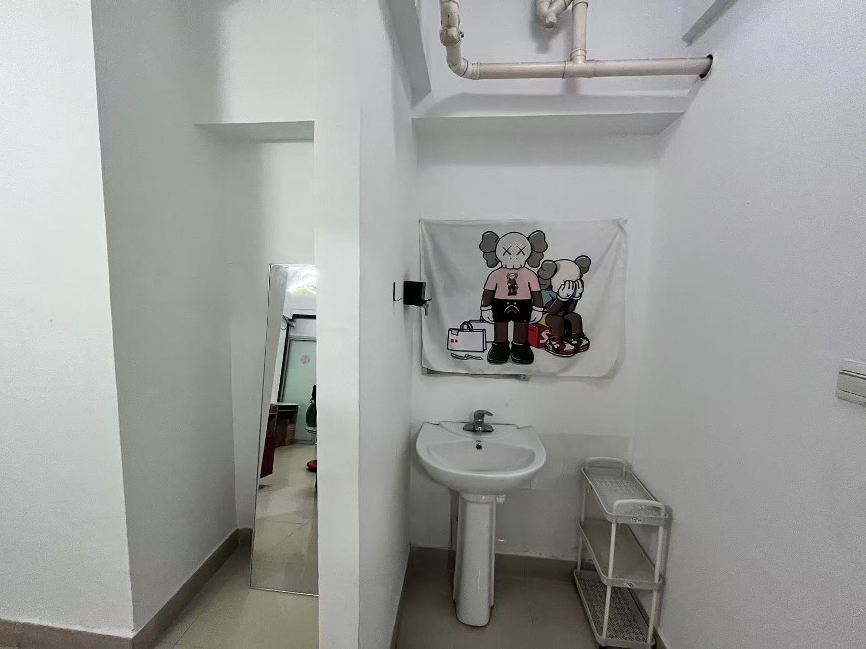 现代城 1室1厅1卫 1300.0元/月 现代城 1室1厅1卫 1300.0元/月室内图