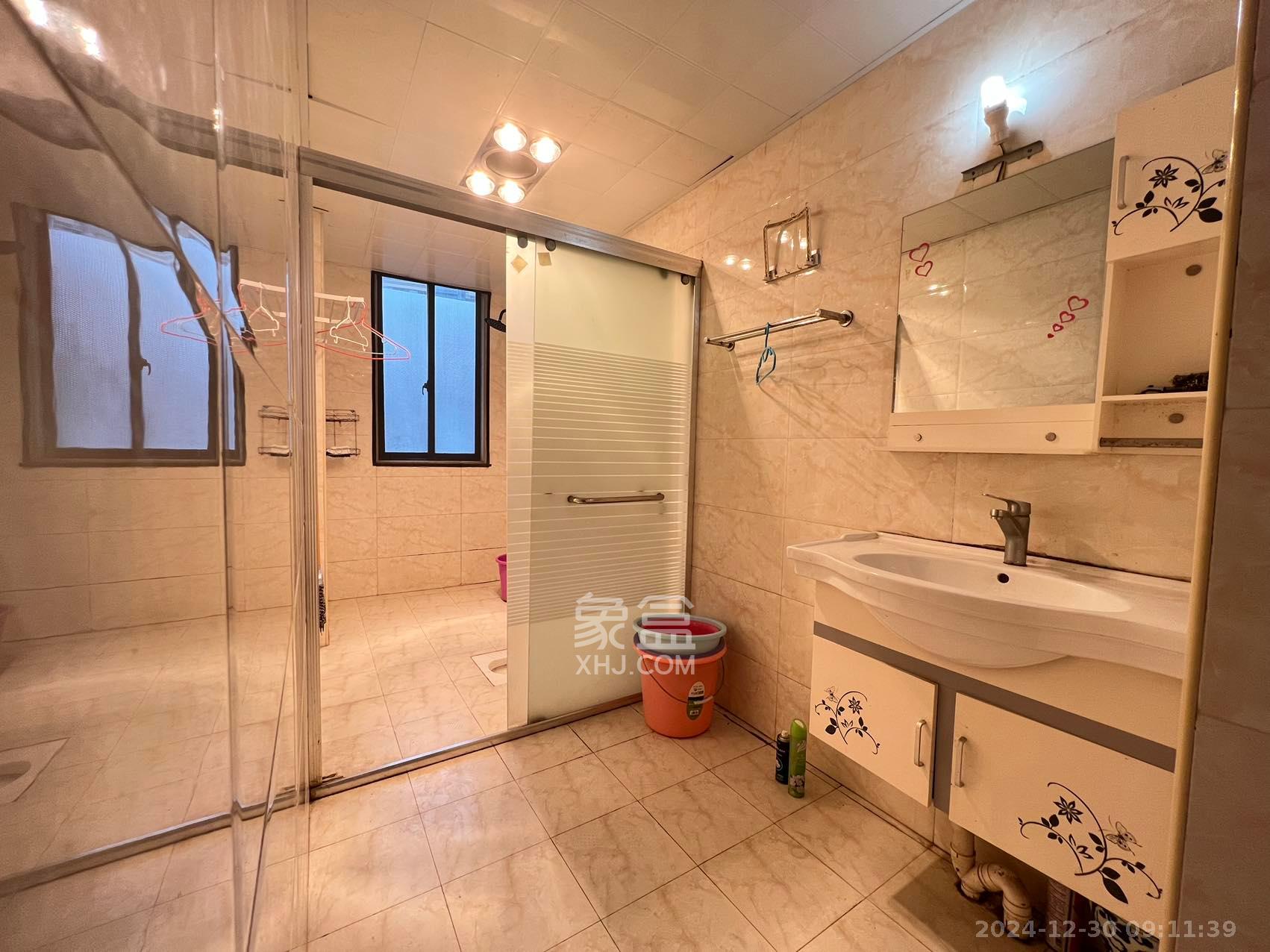 康斯丹郡(融程领秀佳园)  3室2厅1卫    1800.0元/月 康斯丹郡(融程领秀佳园)  3室2厅1卫    1800.0元/月室内图