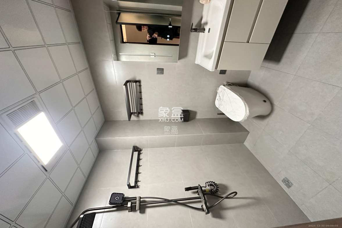 嘉雨东苑 4室2厅2卫 8000.0元/月 嘉雨东苑 4室2厅2卫 8000.0元/月室内图