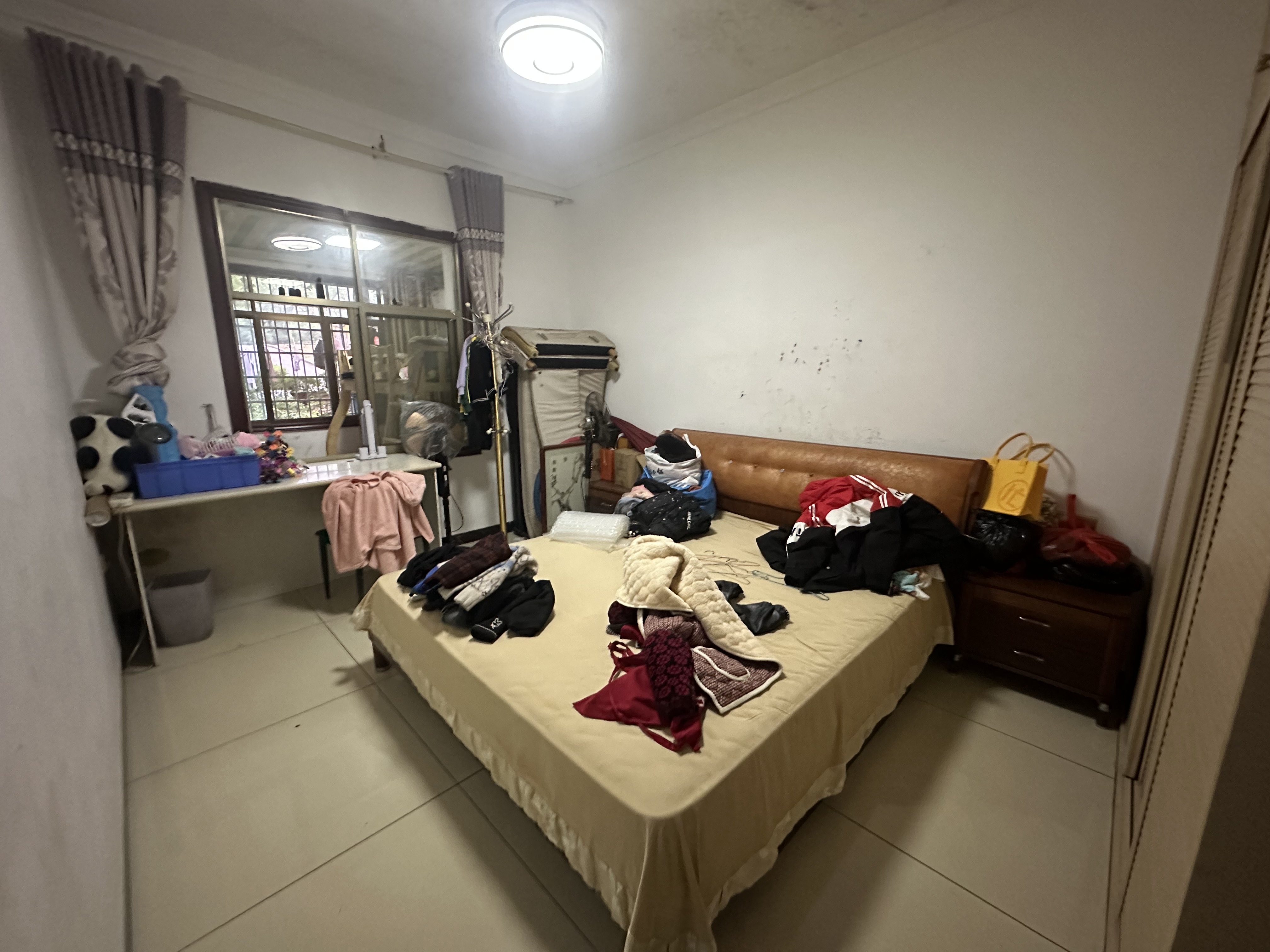 涟邵矿物局家属楼 2室1厅1卫 40.8万 涟邵矿物局家属楼 2室1厅1卫 40.8万客厅