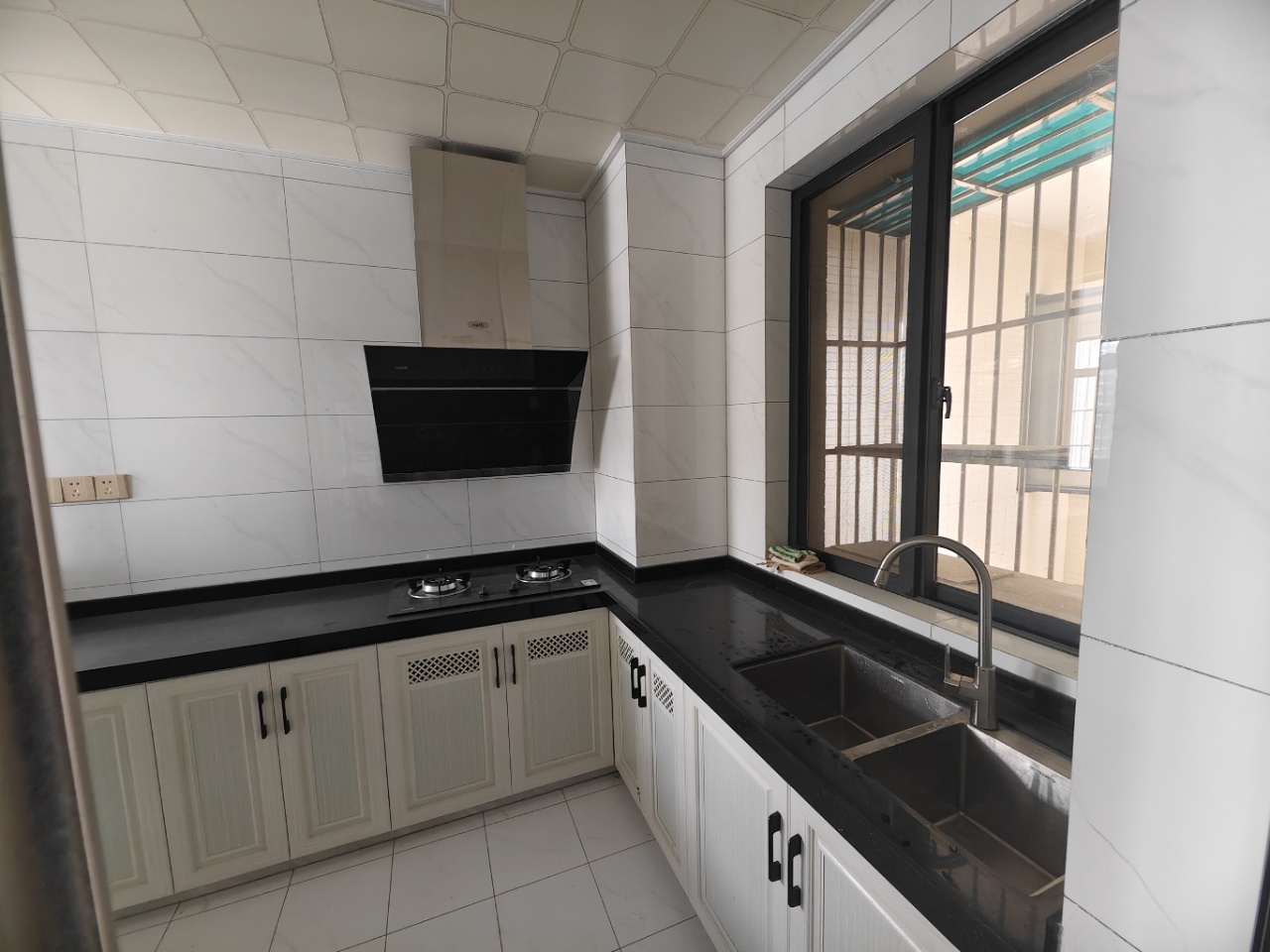 五源河公寓D区 3室2厅2卫 198.0万 五源河公寓D区 3室2厅2卫 198.0万室内图