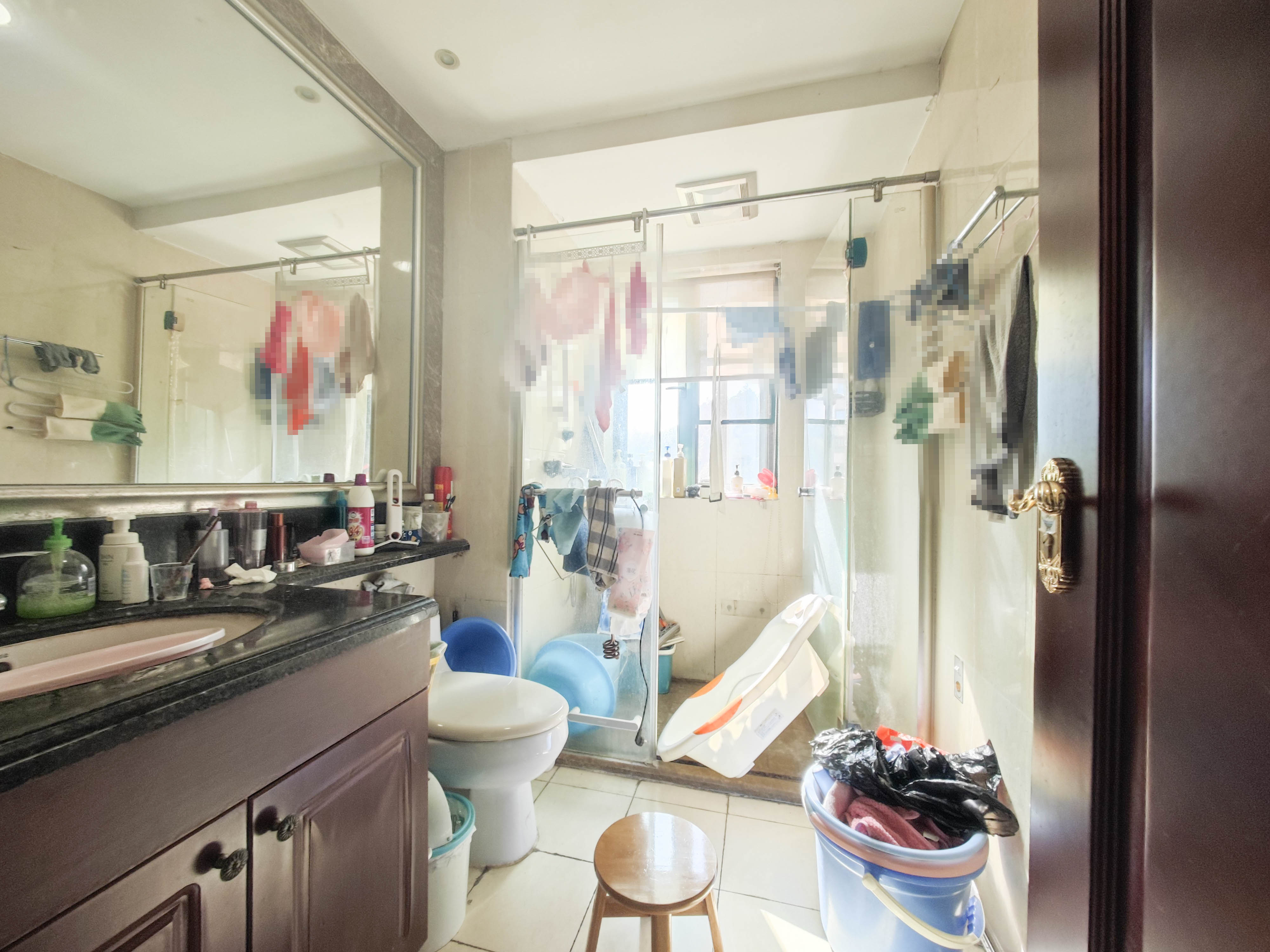 恒大城  4室2厅2卫    118.0万 恒大城  4室2厅2卫    118.0万卫生间