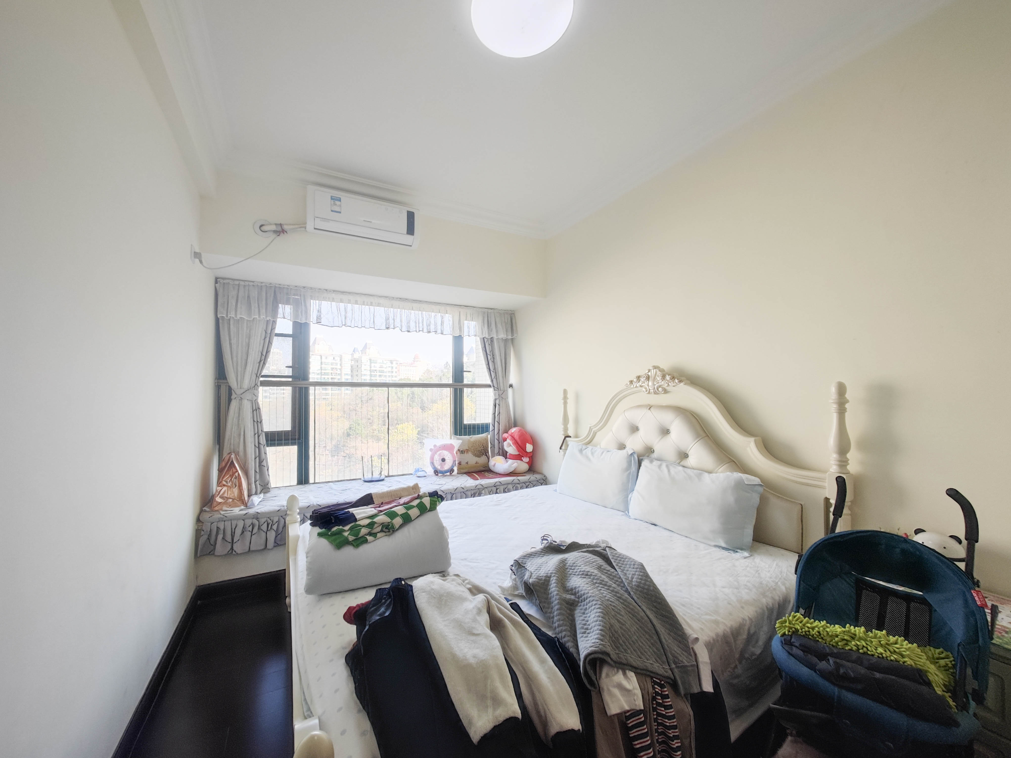 恒大城  4室2厅2卫    118.0万 恒大城  4室2厅2卫    118.0万卧室