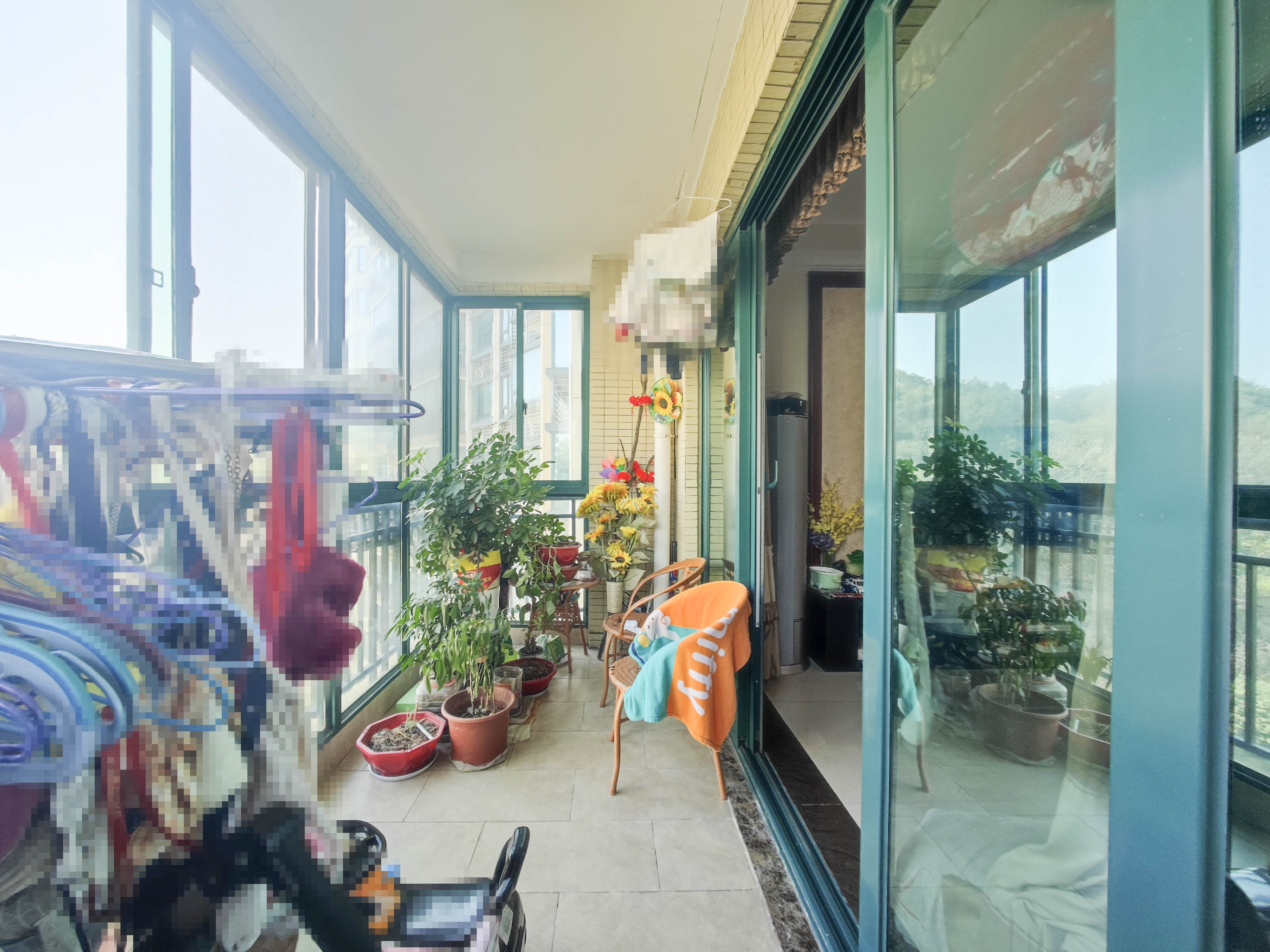 恒大城  4室2厅2卫    118.0万 恒大城  4室2厅2卫    118.0万阳台