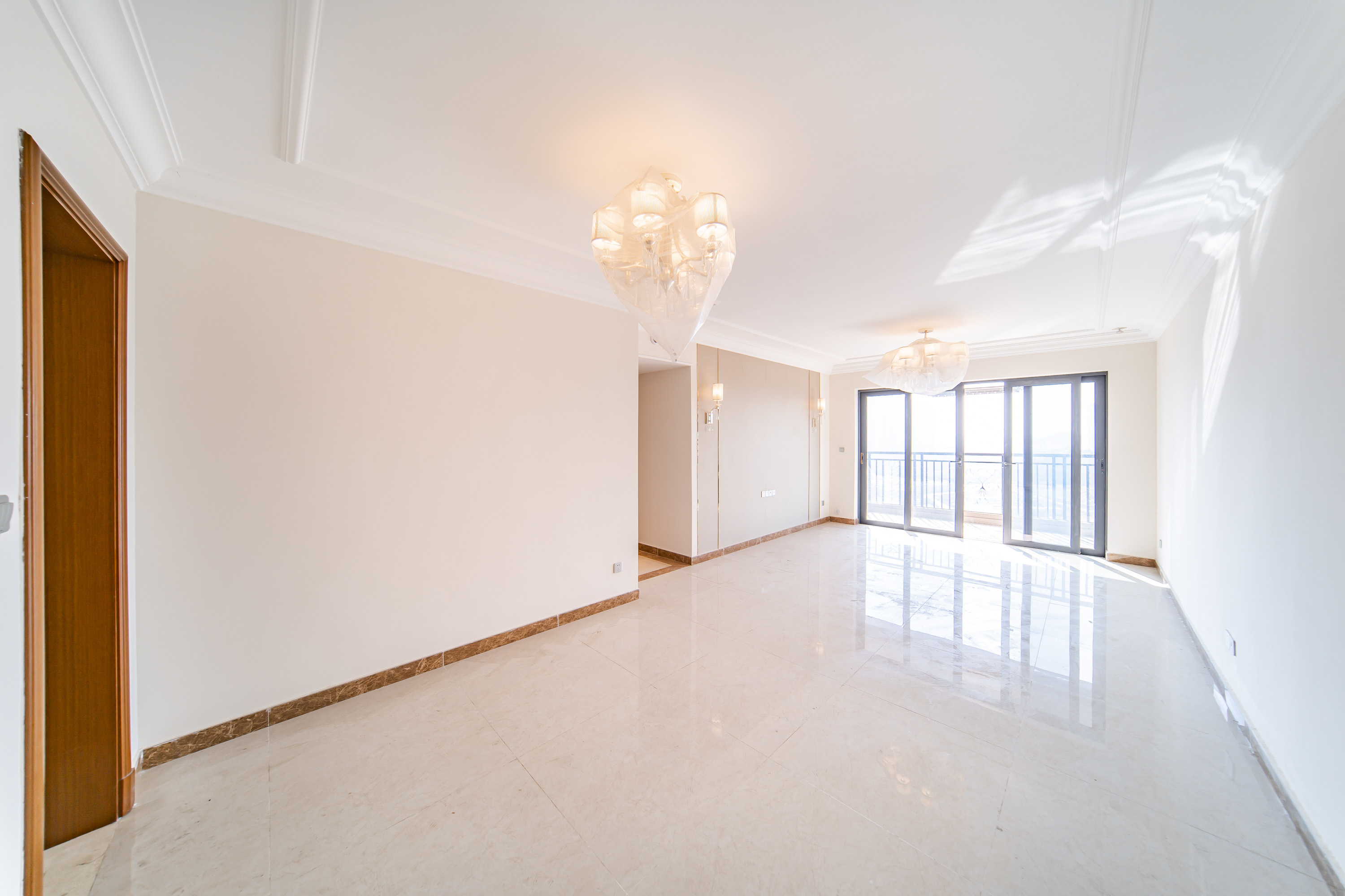 恒大文化旅游城C区 3室2厅2卫 102.0万 恒大文化旅游城C区 3室2厅2卫 102.0万客厅