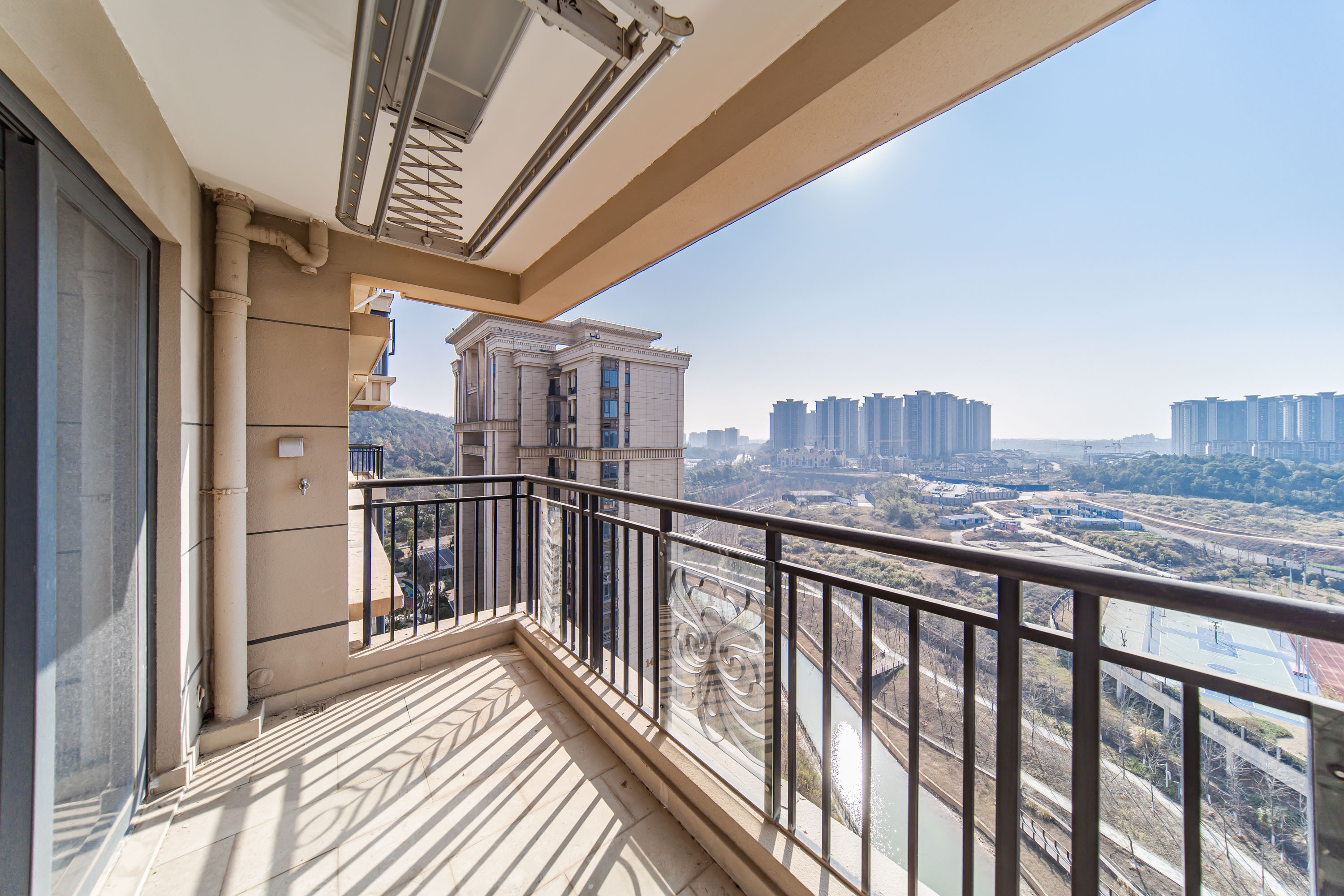 恒大文化旅游城C区 3室2厅2卫 102.0万 恒大文化旅游城C区 3室2厅2卫 102.0万阳台