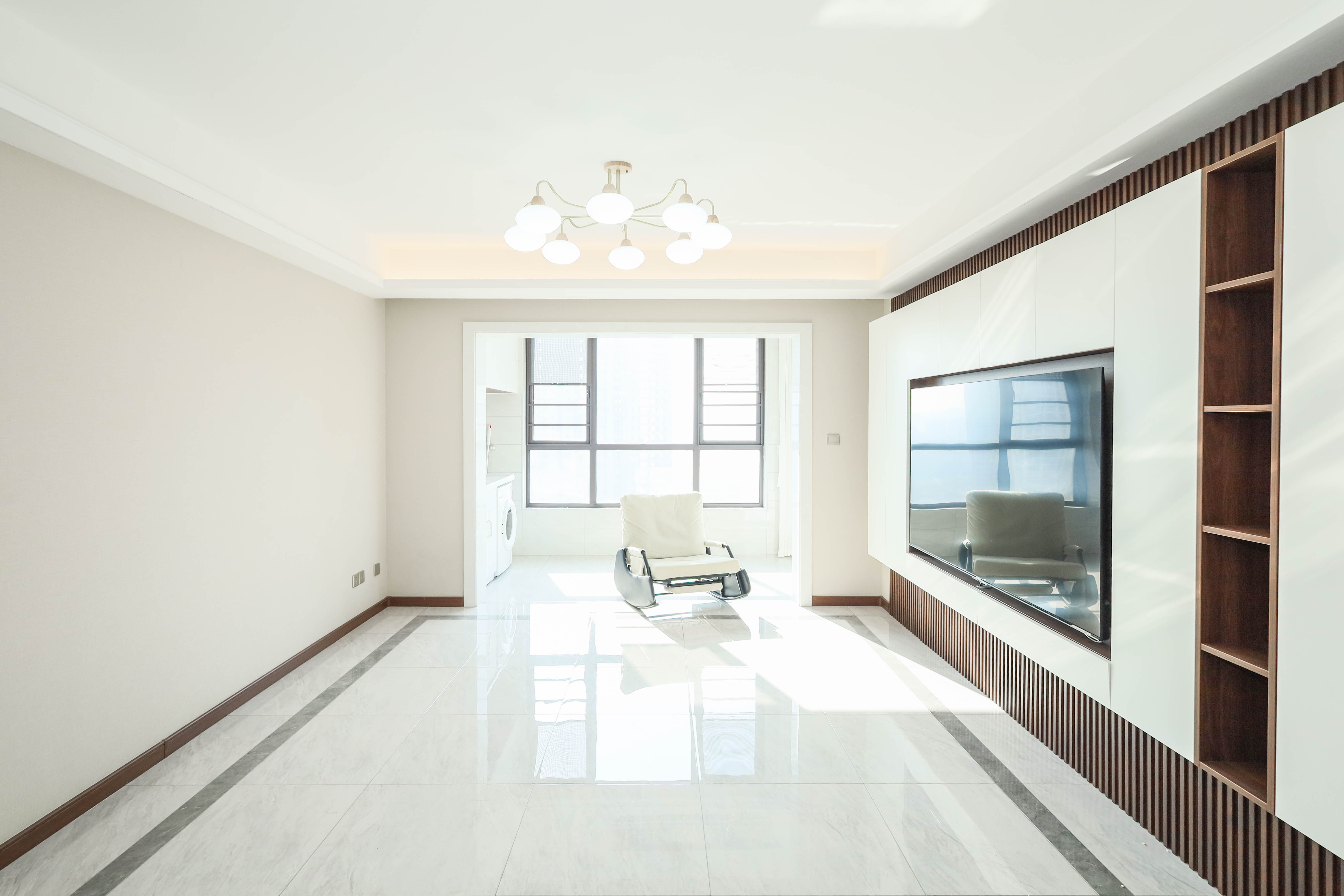 中梁云麓传奇 3室2厅1卫 105.0万 中梁云麓传奇 3室2厅1卫 105.0万客厅