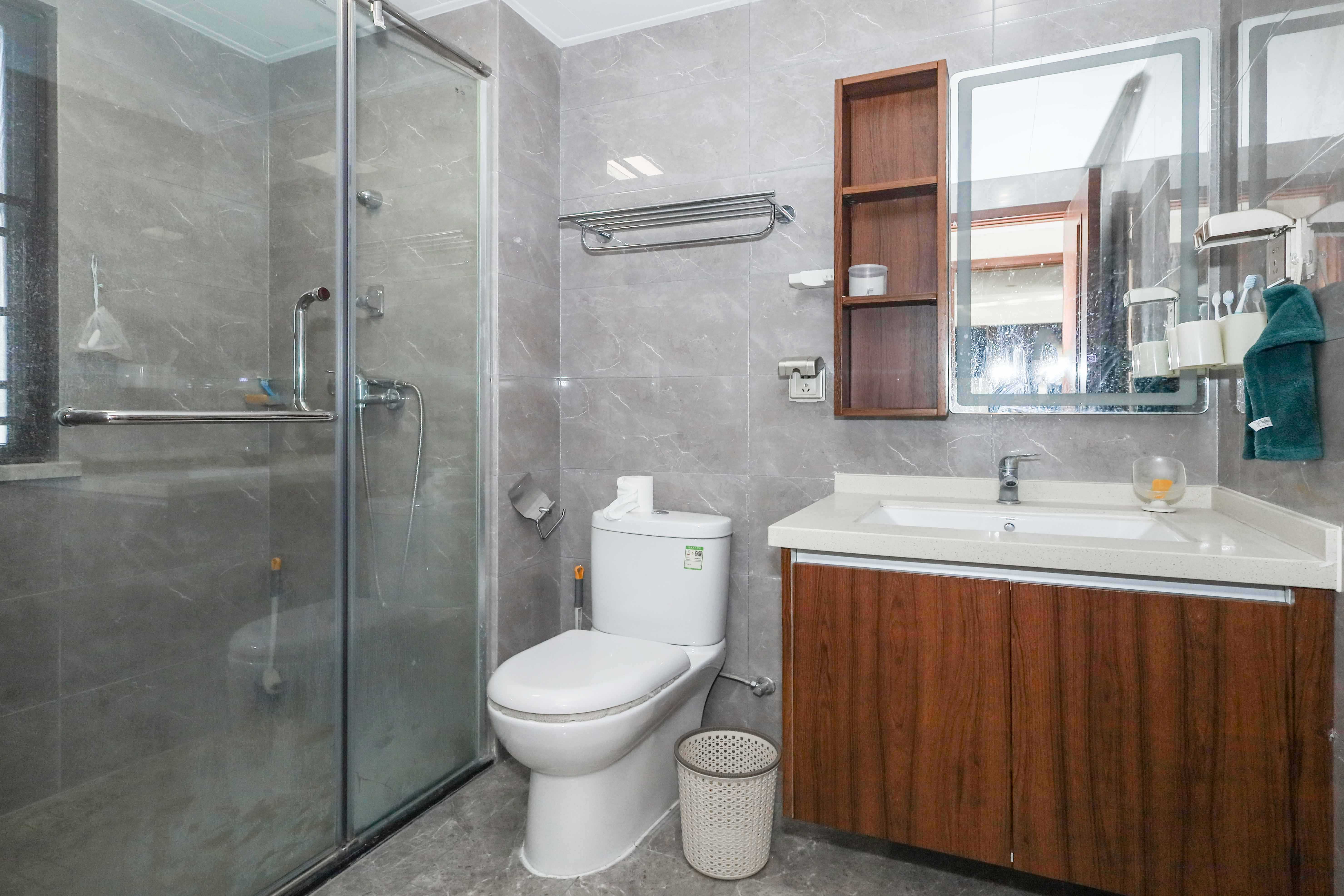 中梁云麓传奇 3室2厅1卫 105.0万 中梁云麓传奇 3室2厅1卫 105.0万卫生间