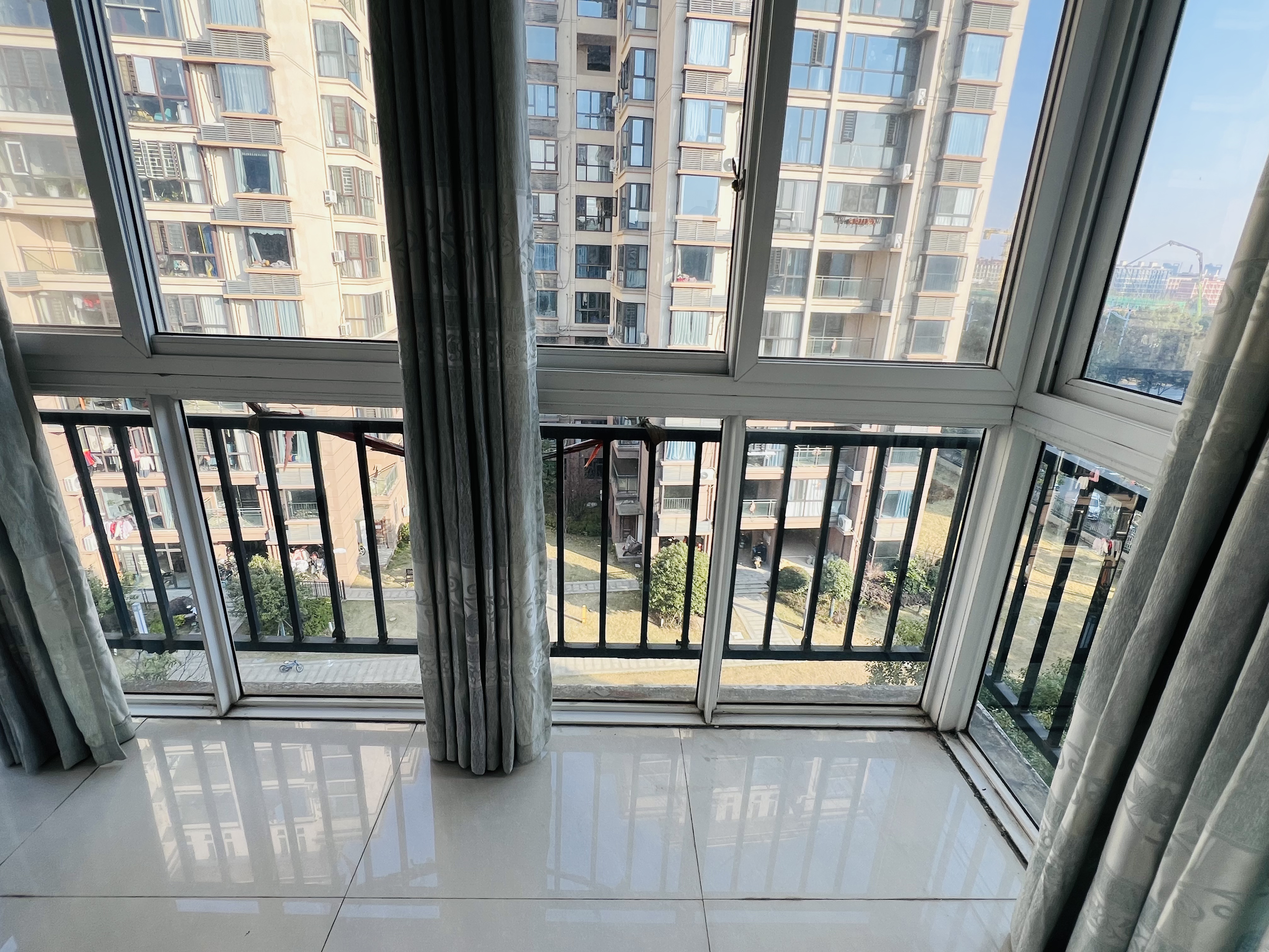 学府花园(文苑瑞景) 3室2厅1卫 1200.0元/月 学府花园(文苑瑞景) 3室2厅1卫 1200.0元/月室内图