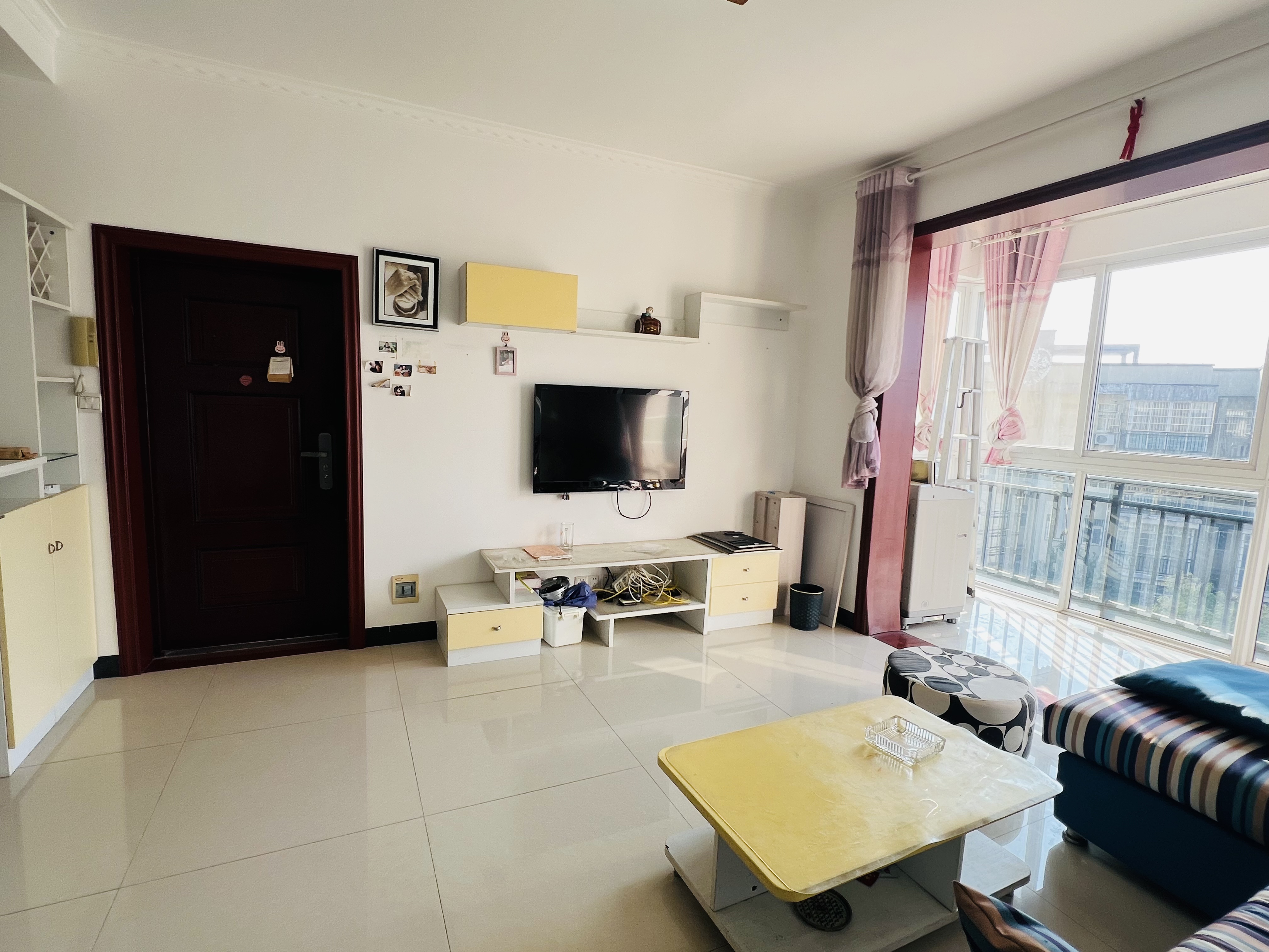 学府花园(文苑瑞景) 3室2厅1卫 1200.0元/月 学府花园(文苑瑞景) 3室2厅1卫 1200.0元/月室内图